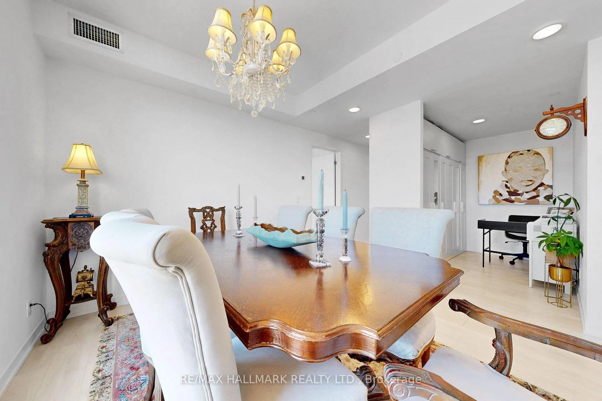 Photo 5 of Unit 1101, 8 Beverley Glen Boulevard, Vaughan, Beverley Glen — HOMEH