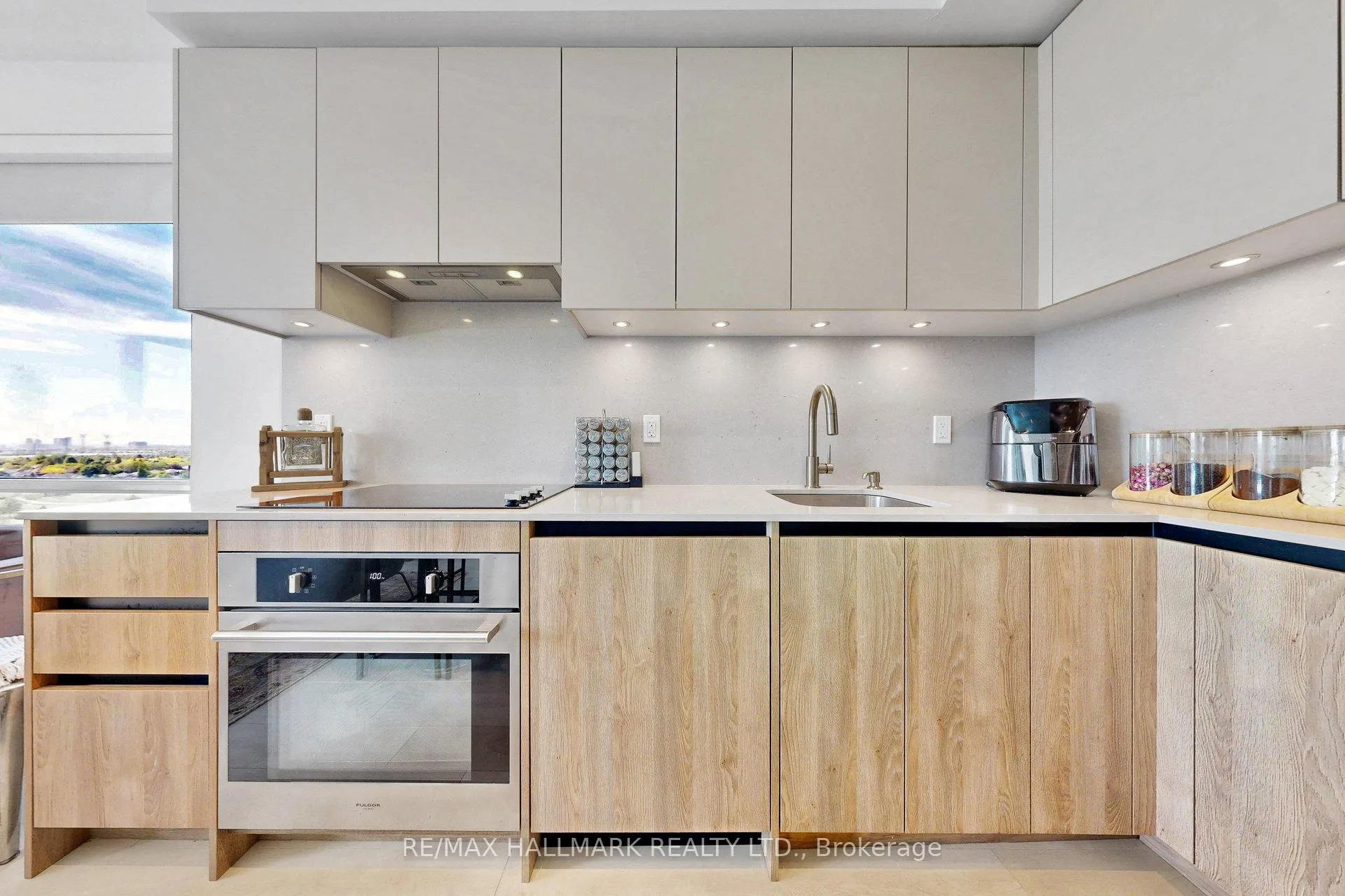 Photo 9 of Unit 1101, 8 Beverley Glen Boulevard, Vaughan, Beverley Glen — HOMEH