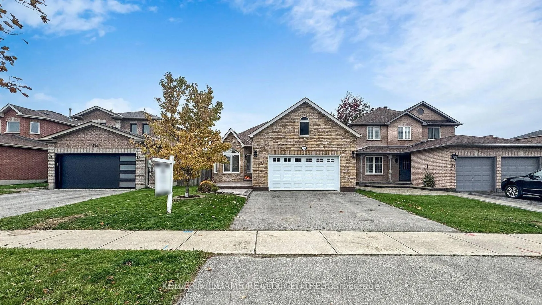 Photo 4 of 196 Marsellus Drive, Barrie, Holly — HOMEH