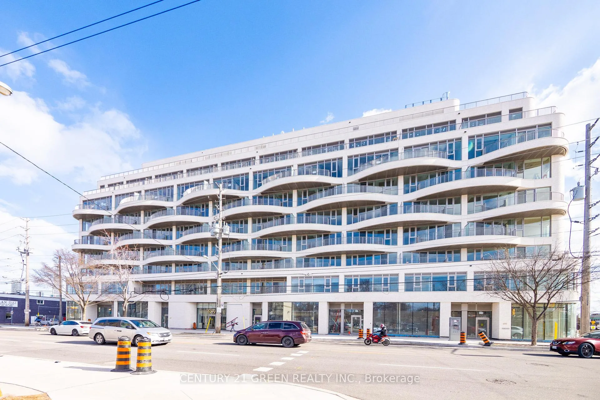 Photo 2 of Unit 216, 689 The Queensway, Etobicoke, Stonegate-Queensway — HOMEH