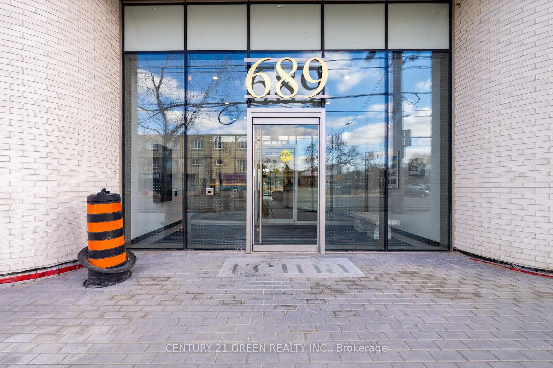 Photo 8 of Unit 216, 689 The Queensway, Etobicoke, Stonegate-Queensway — HOMEH