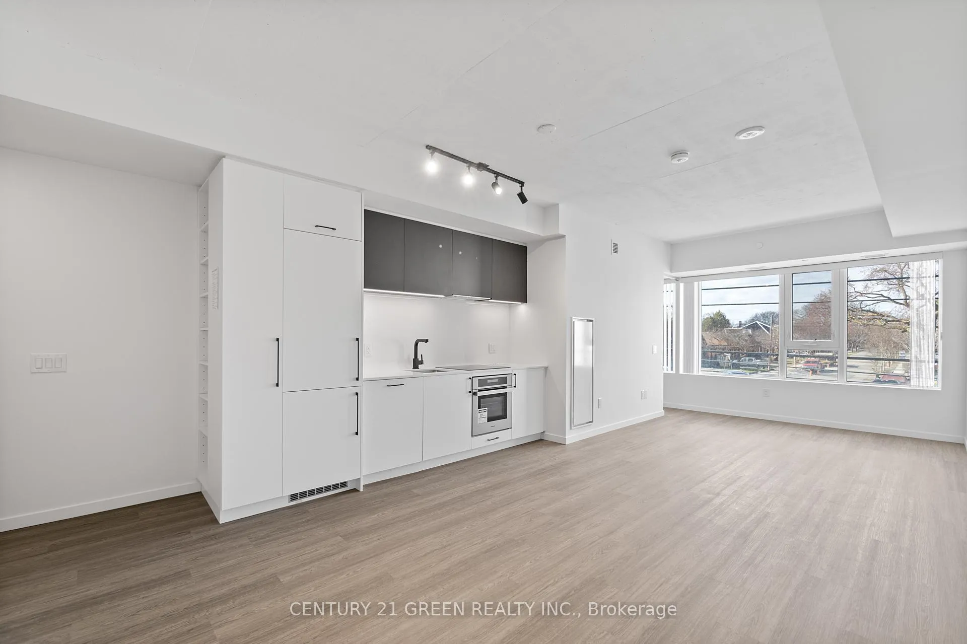 Photo 22 of Unit 216, 689 The Queensway, Etobicoke, Stonegate-Queensway — HOMEH
