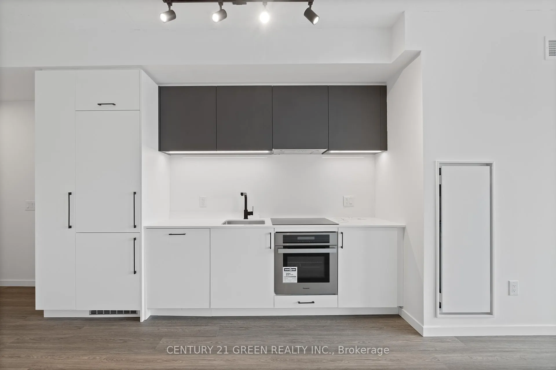 Photo 25 of Unit 216, 689 The Queensway, Etobicoke, Stonegate-Queensway — HOMEH