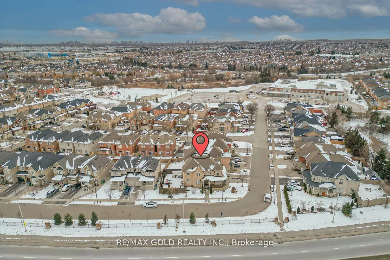 Photo 3 of 15 Vanwood Crescent, Brampton, Vales of Castlemore — HOMEH