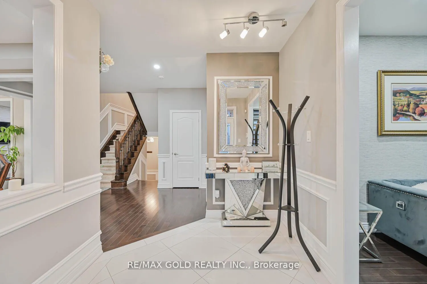 Photo 7 of 15 Vanwood Crescent, Brampton, Vales of Castlemore — HOMEH