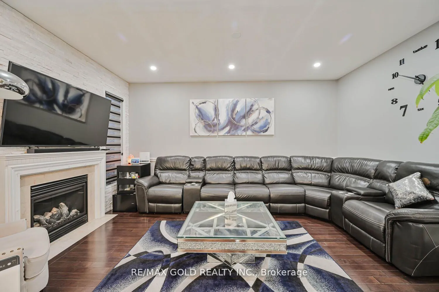 Photo 12 of 15 Vanwood Crescent, Brampton, Vales of Castlemore — HOMEH