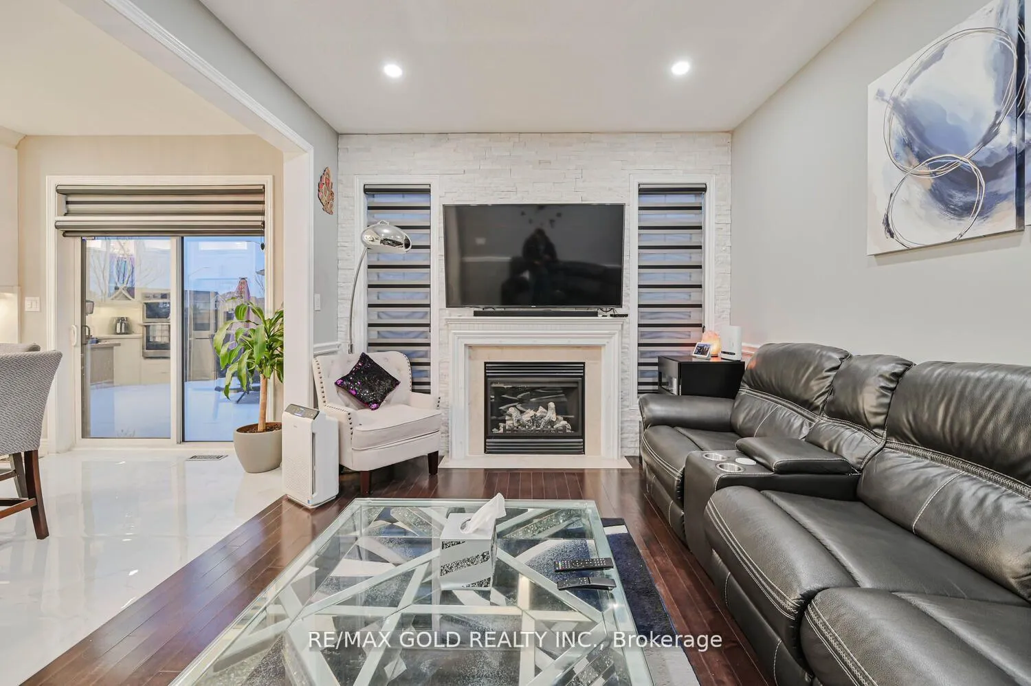 Photo 13 of 15 Vanwood Crescent, Brampton, Vales of Castlemore — HOMEH
