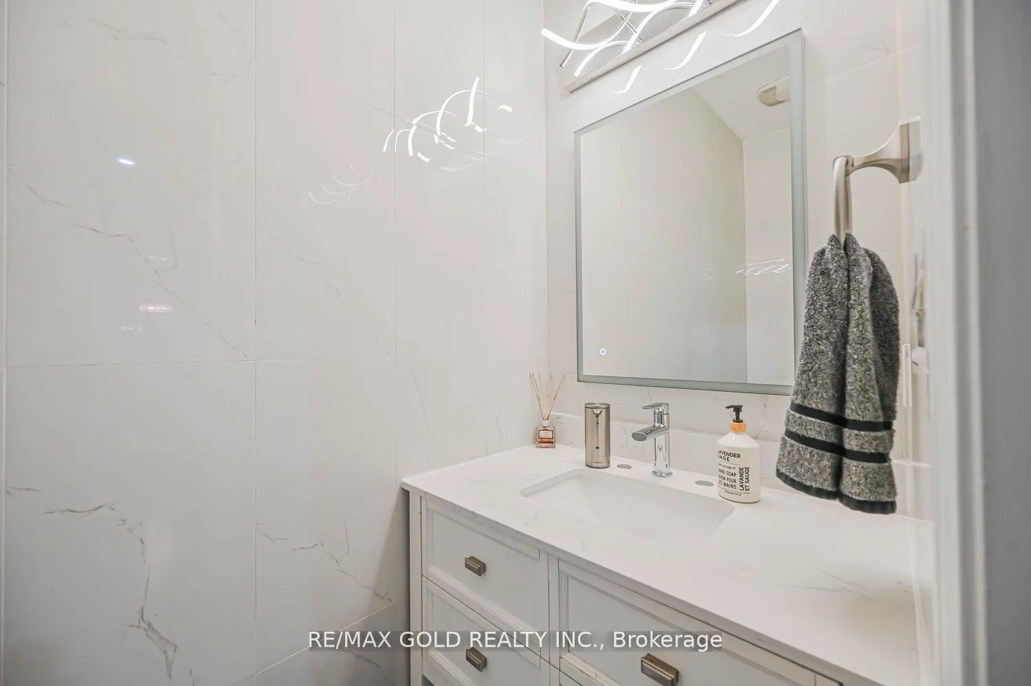 Photo 22 of 15 Vanwood Crescent, Brampton, Vales of Castlemore — HOMEH