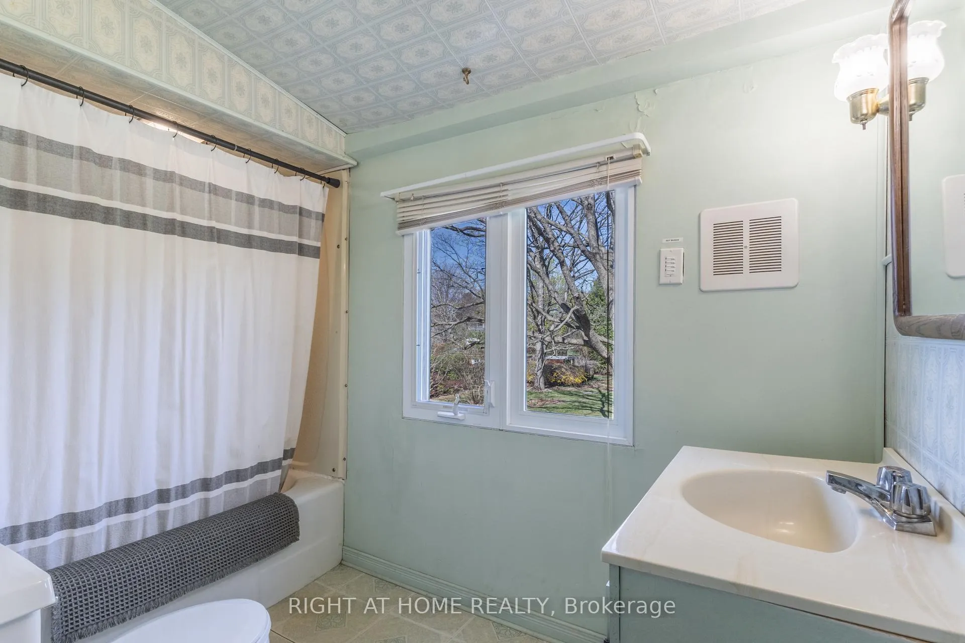Photo 23 of 67 St Margarets Road, Hamilton, Ancaster — HOMEH