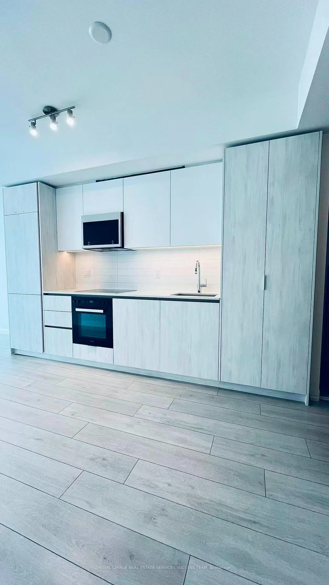Photo 2 of Unit 2115, 400 king Street W, Toronto, Waterfront Communities — HOMEH