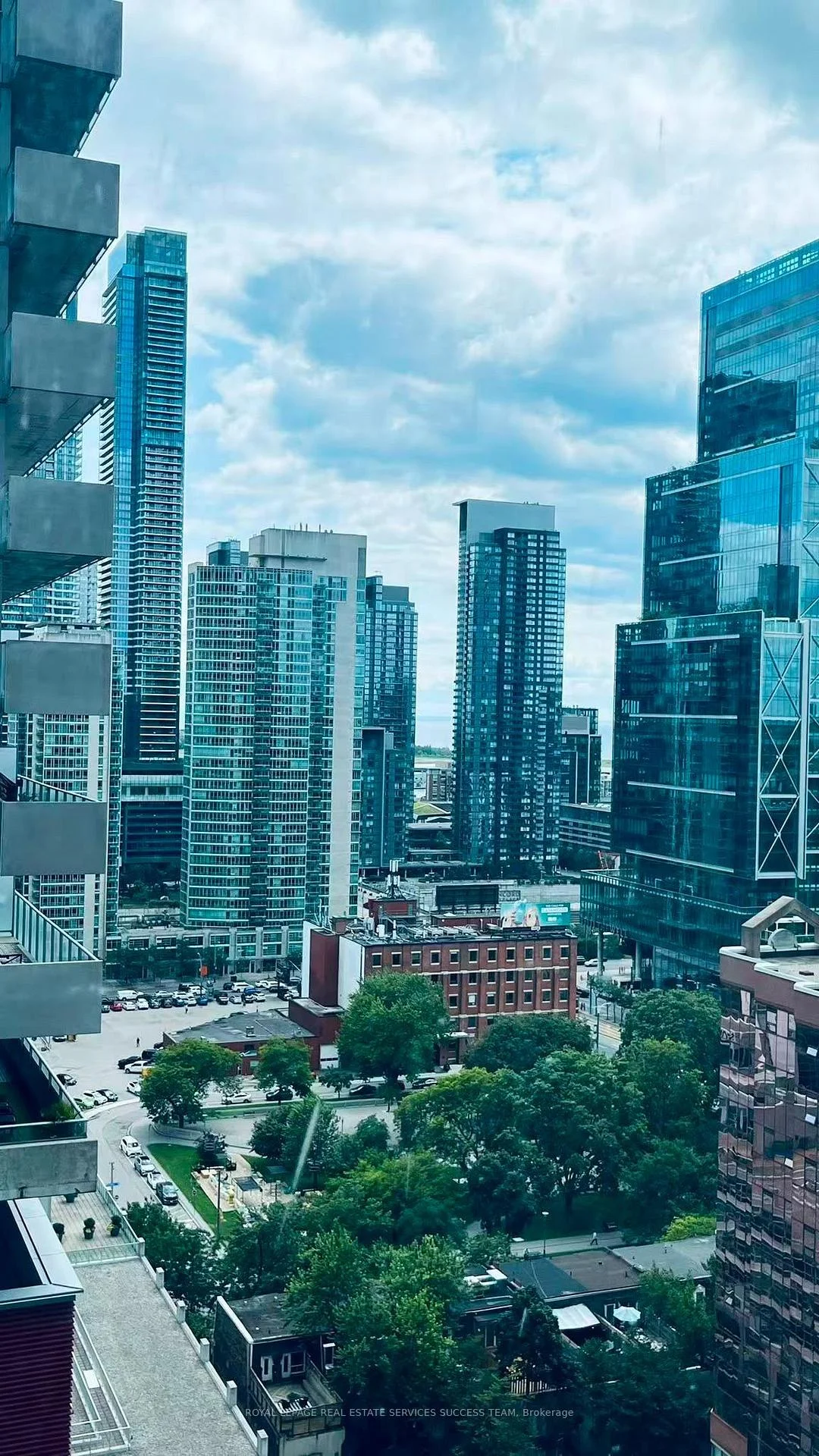 Photo 3 of Unit 2115, 400 king Street W, Toronto, Waterfront Communities — HOMEH
