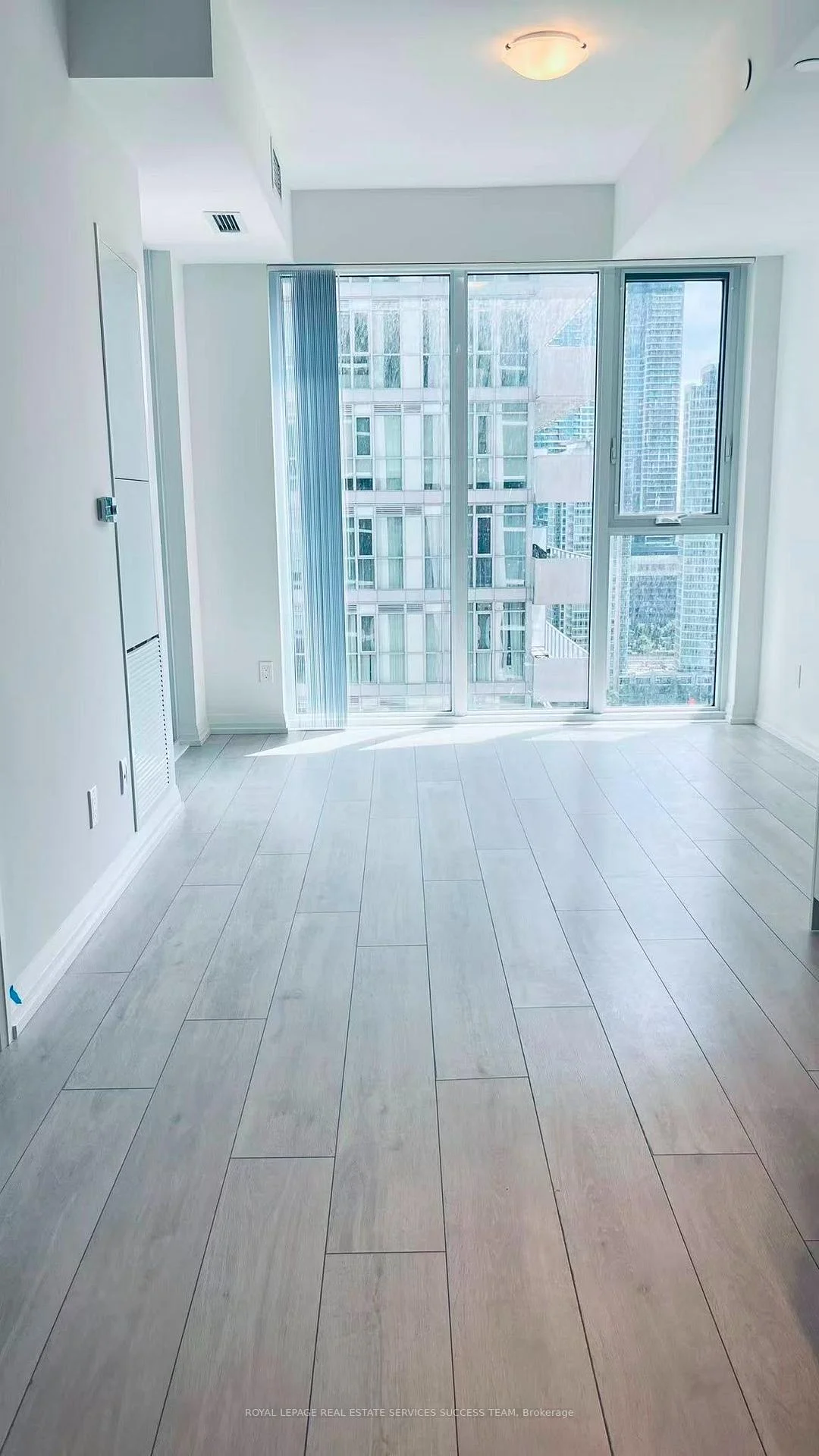 Photo 5 of Unit 2115, 400 king Street W, Toronto, Waterfront Communities — HOMEH