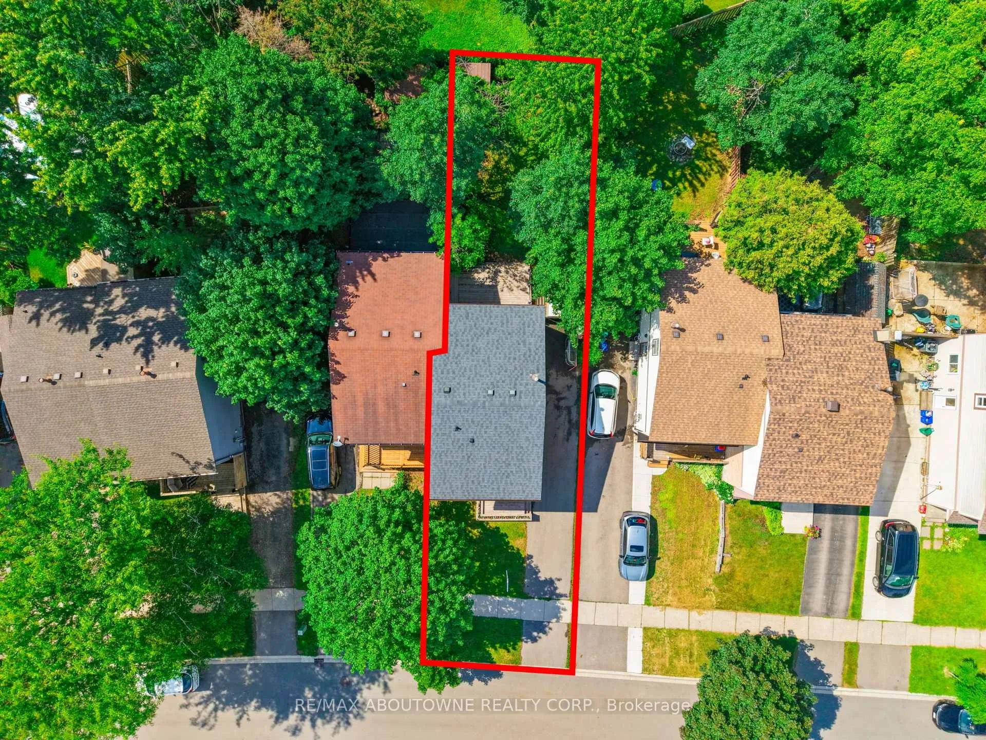 Photo 3 of 2260 Manchester Drive, Burlington, Brant Hills — HOMEH