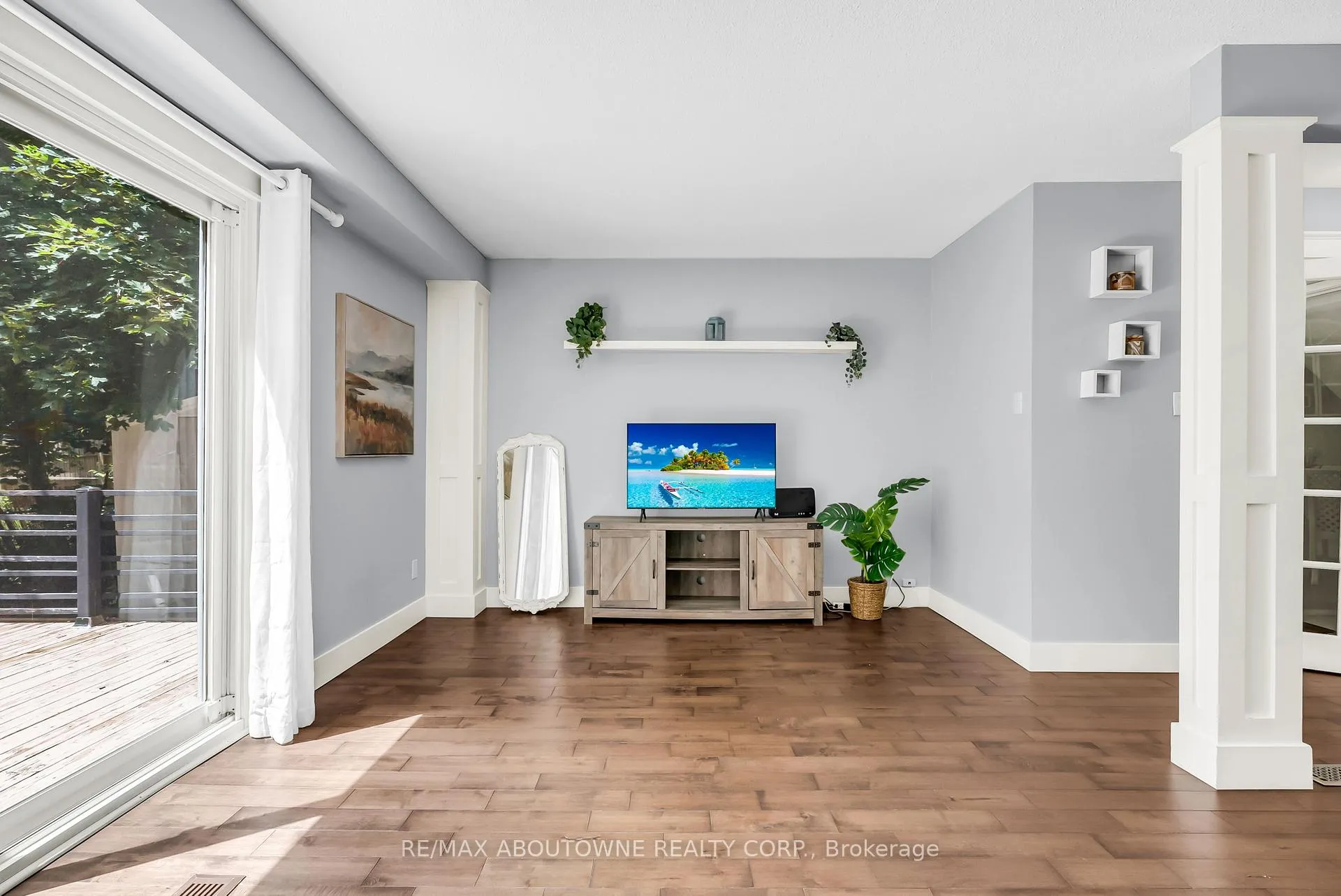 Photo 15 of 2260 Manchester Drive, Burlington, Brant Hills — HOMEH