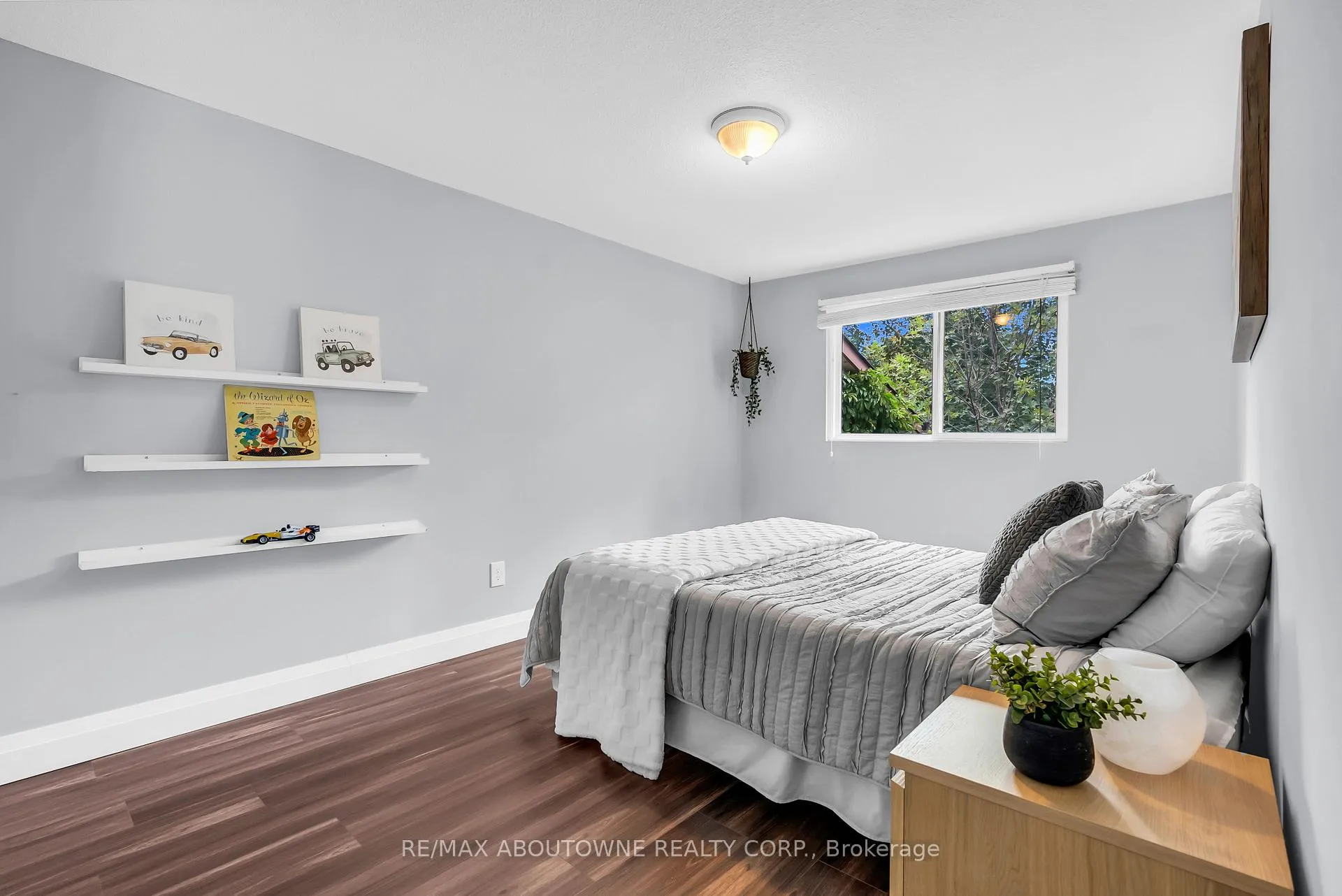 Photo 27 of 2260 Manchester Drive, Burlington, Brant Hills — HOMEH