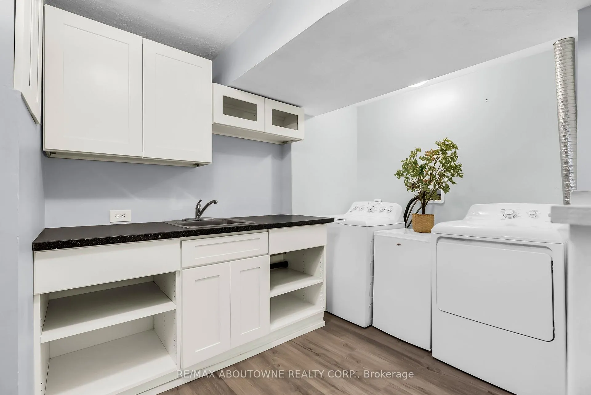 Photo 31 of 2260 Manchester Drive, Burlington, Brant Hills — HOMEH