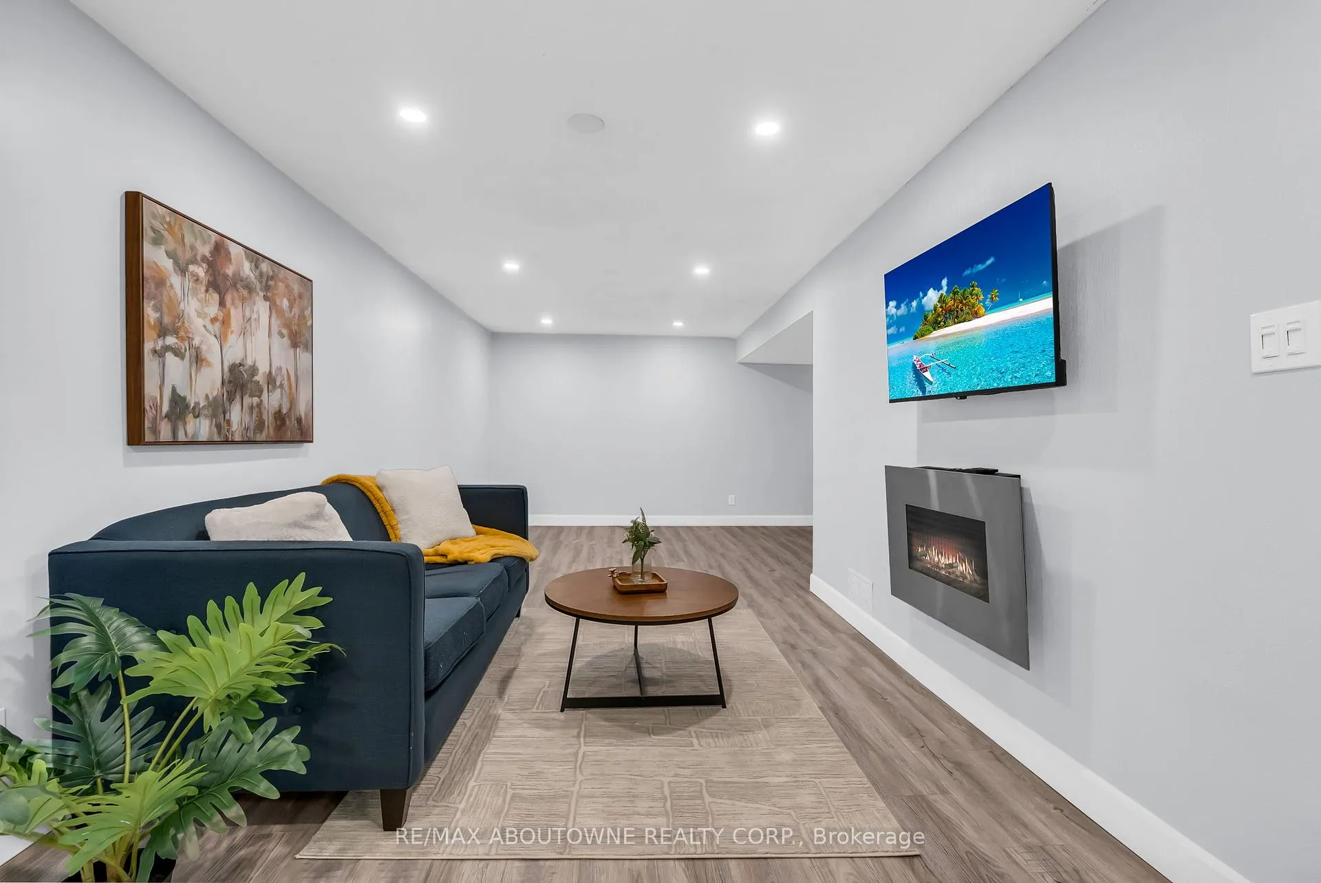 Photo 32 of 2260 Manchester Drive, Burlington, Brant Hills — HOMEH