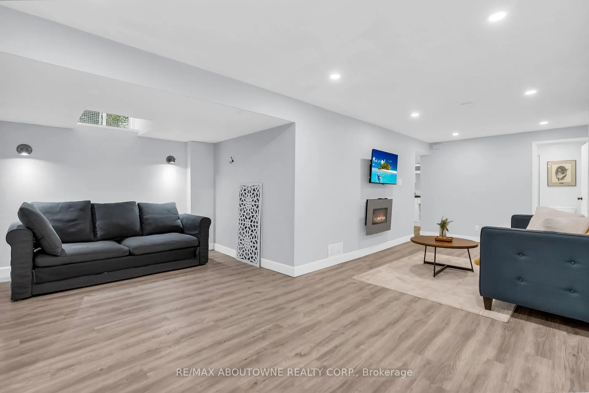 Photo 34 of 2260 Manchester Drive, Burlington, Brant Hills — HOMEH