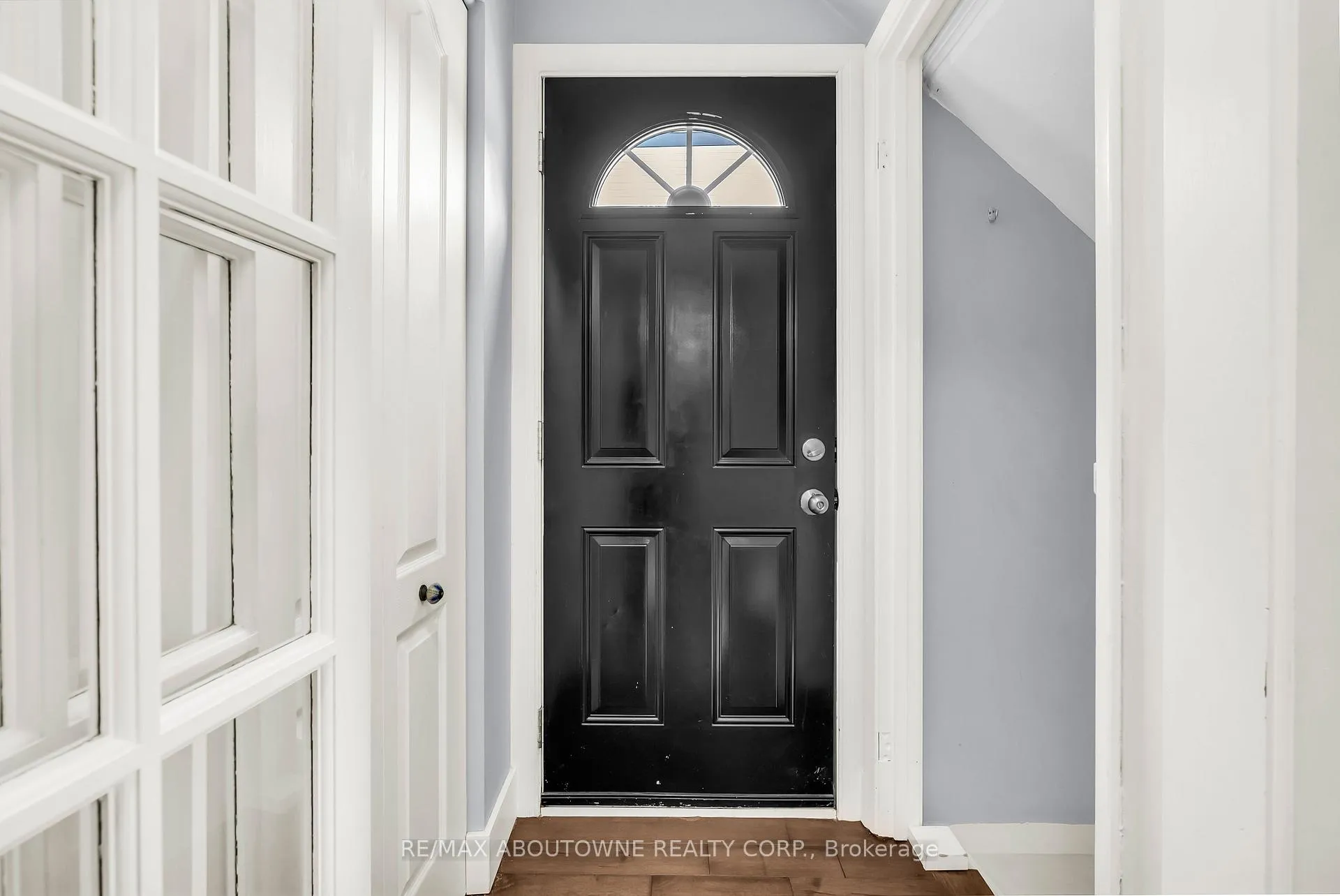 Photo 37 of 2260 Manchester Drive, Burlington, Brant Hills — HOMEH