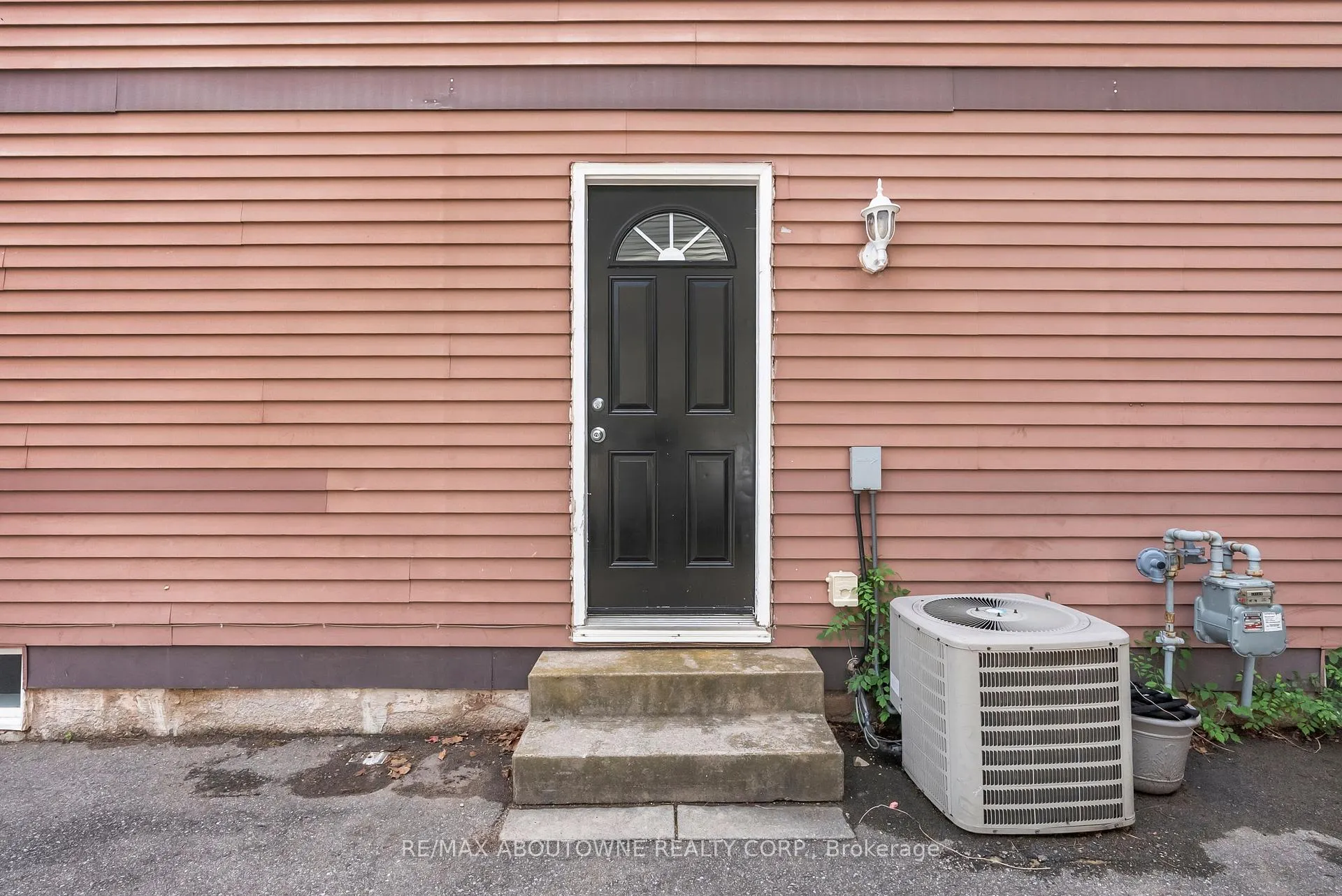 Photo 38 of 2260 Manchester Drive, Burlington, Brant Hills — HOMEH