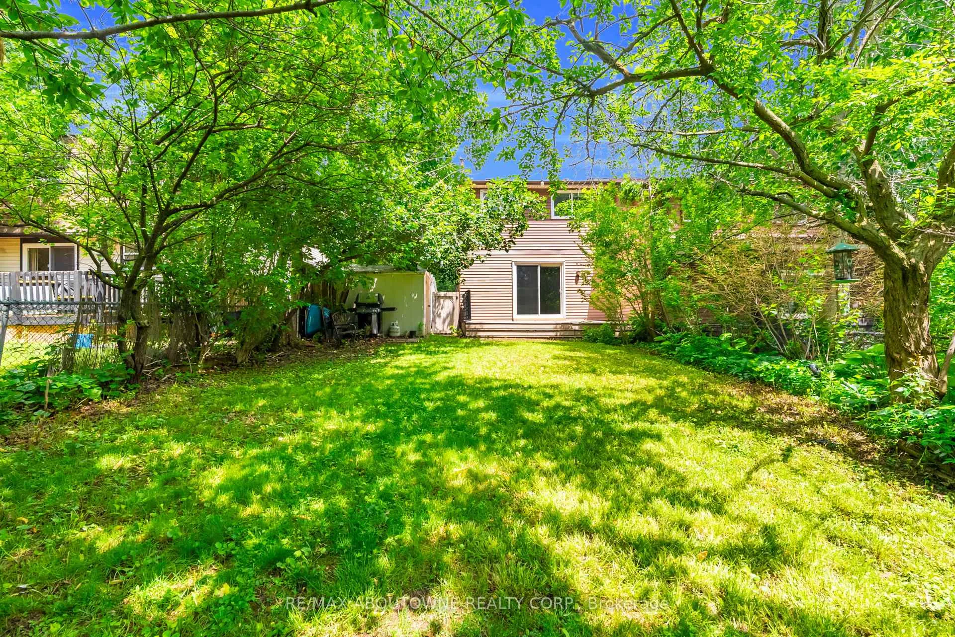 Photo 43 of 2260 Manchester Drive, Burlington, Brant Hills — HOMEH