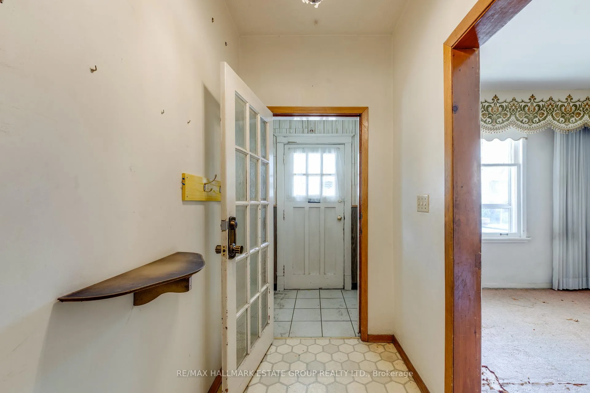 Photo 2 of 160 Coxwell Avenue, Toronto, Greenwood-Coxwell — HOMEH