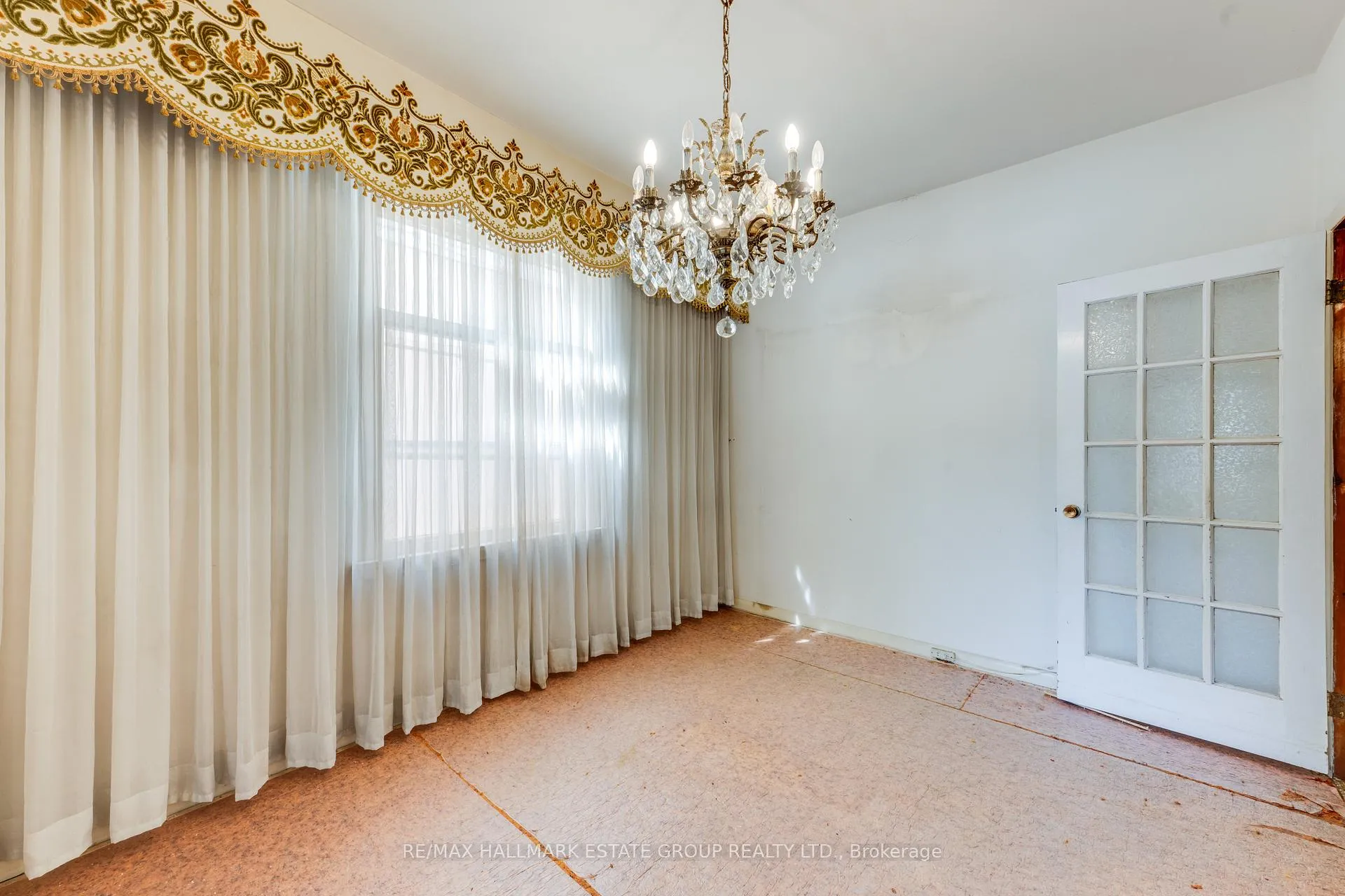 Photo 8 of 160 Coxwell Avenue, Toronto, Greenwood-Coxwell — HOMEH
