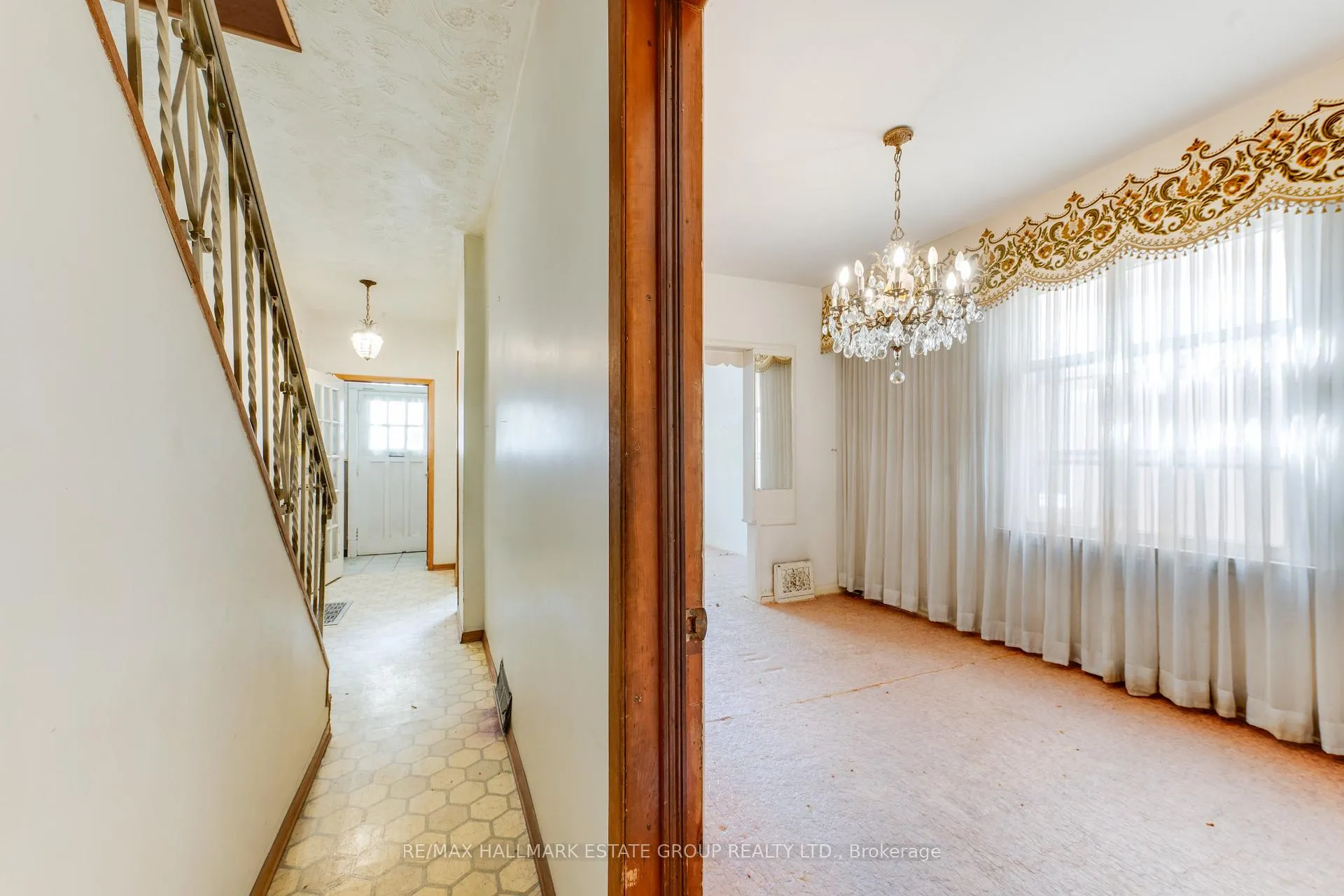 Photo 11 of 160 Coxwell Avenue, Toronto, Greenwood-Coxwell — HOMEH