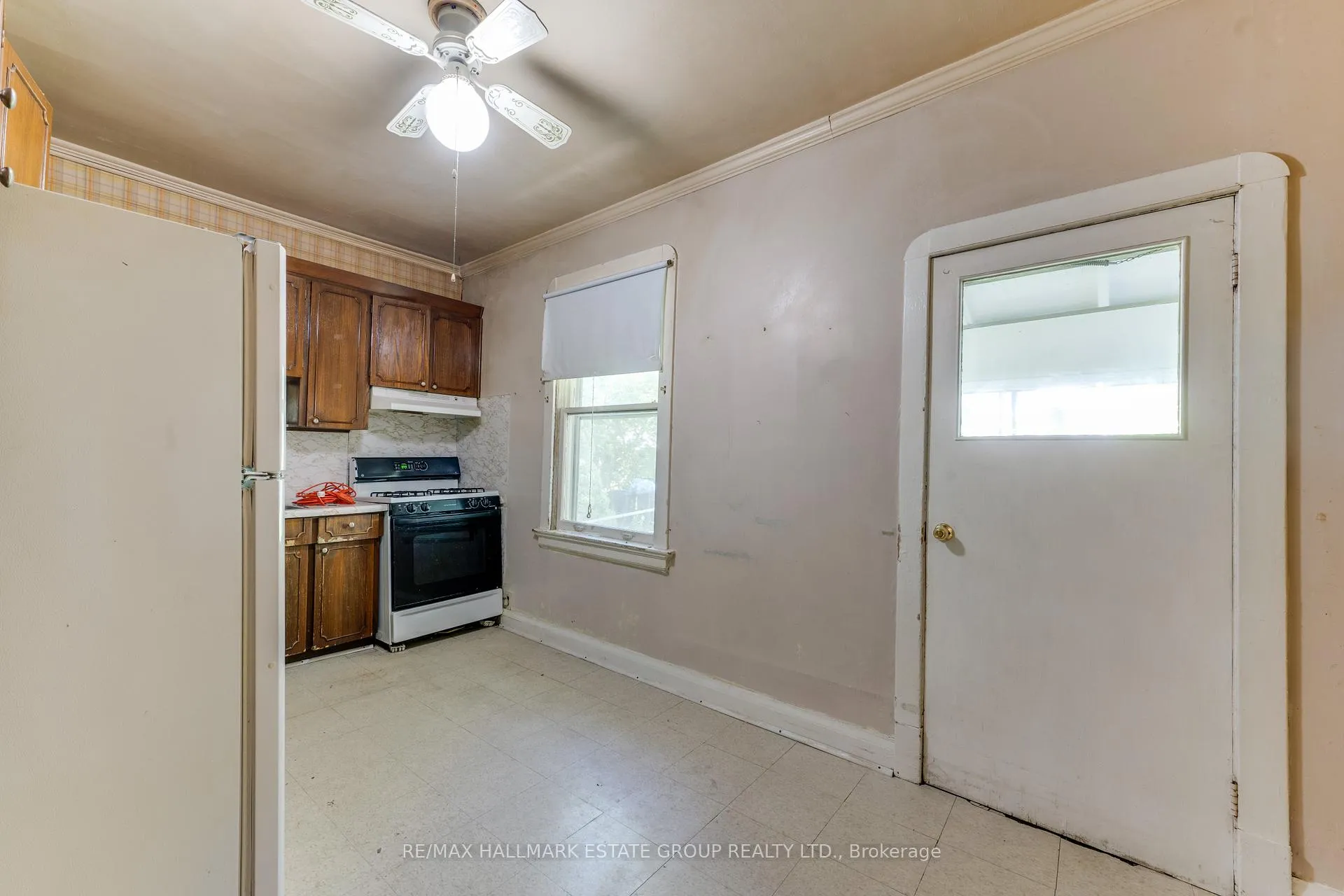 Photo 16 of 160 Coxwell Avenue, Toronto, Greenwood-Coxwell — HOMEH