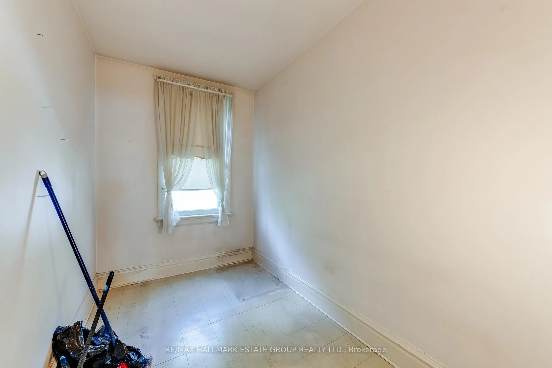 Photo 27 of 160 Coxwell Avenue, Toronto, Greenwood-Coxwell — HOMEH