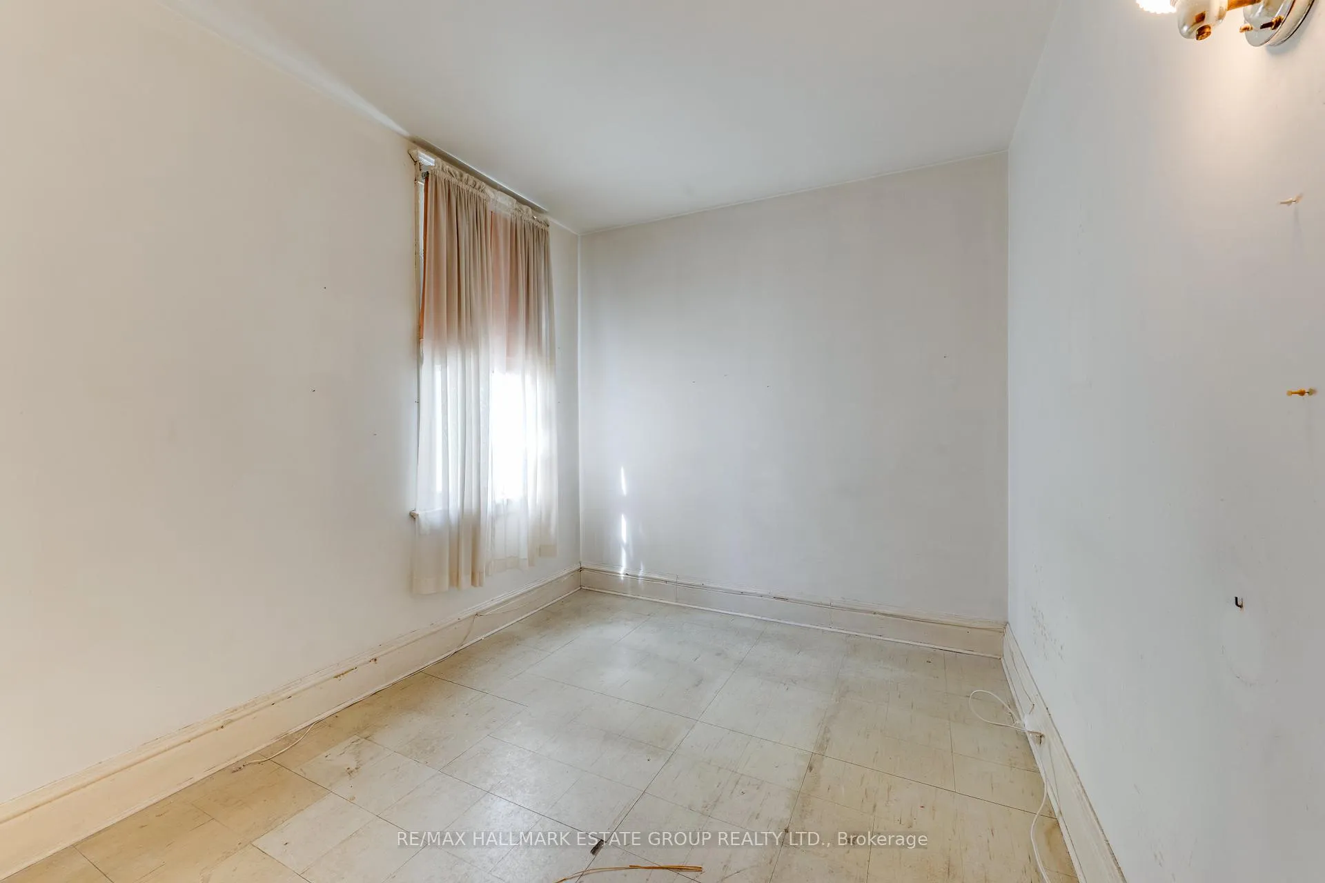 Photo 29 of 160 Coxwell Avenue, Toronto, Greenwood-Coxwell — HOMEH