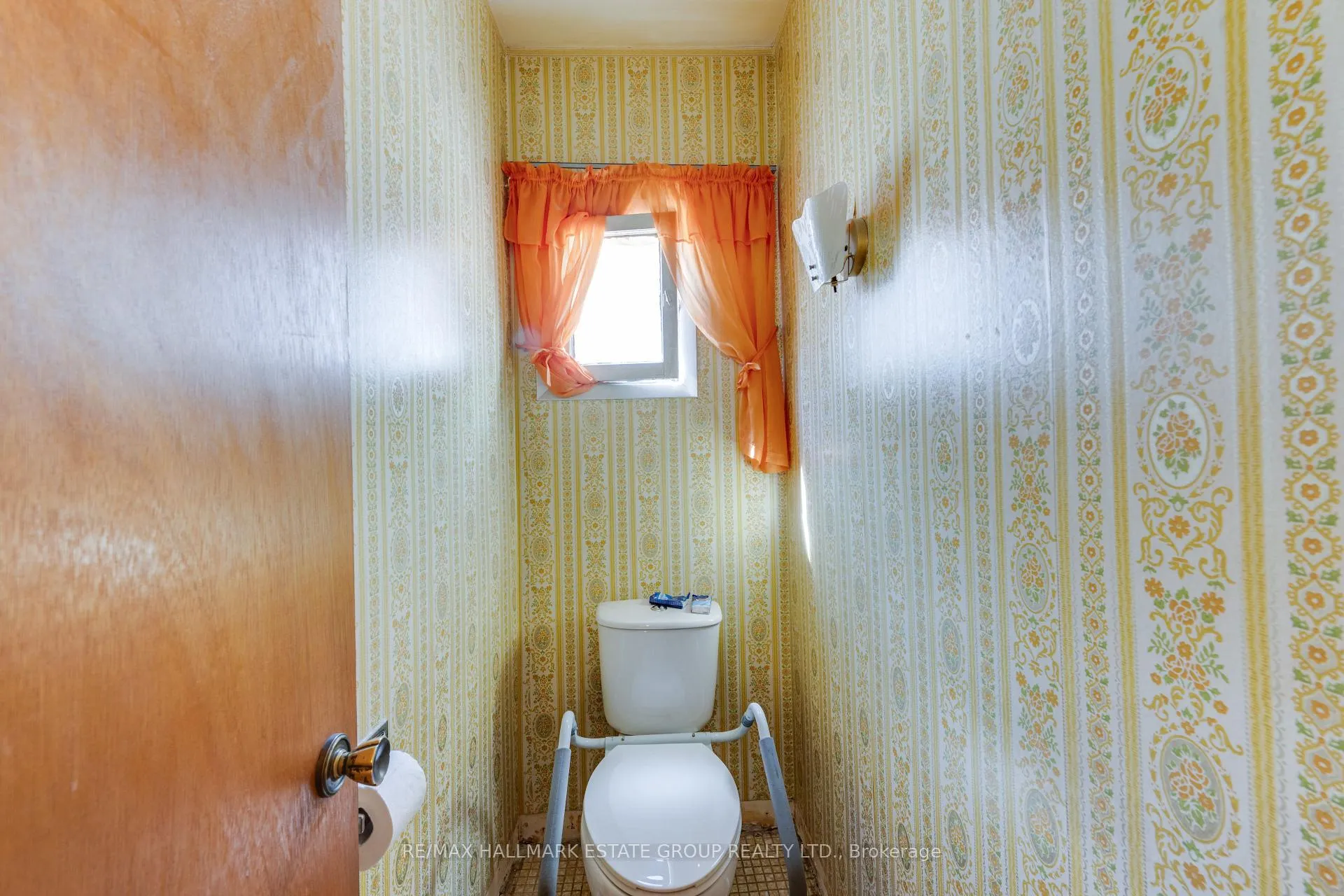 Photo 33 of 160 Coxwell Avenue, Toronto, Greenwood-Coxwell — HOMEH