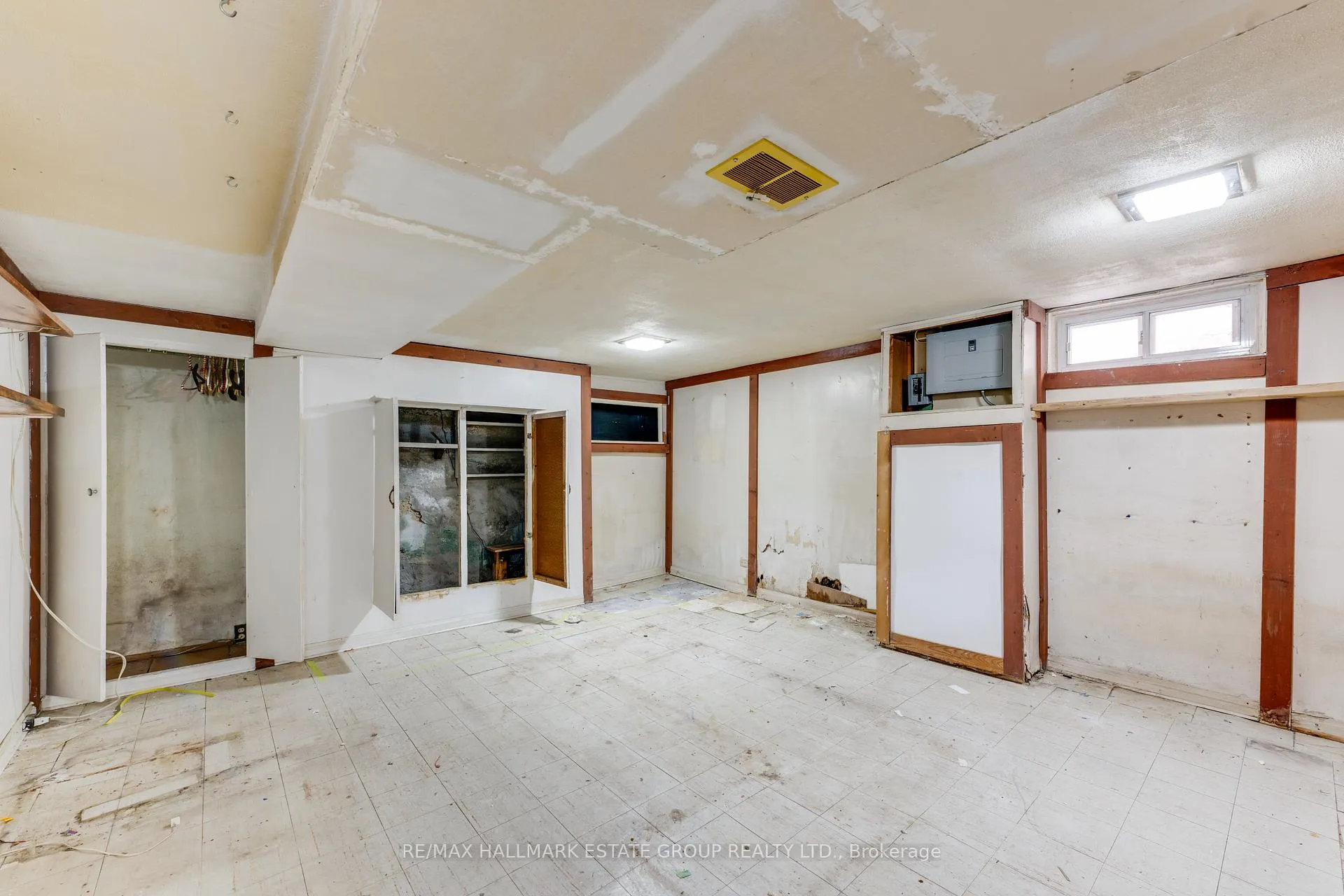 Photo 38 of 160 Coxwell Avenue, Toronto, Greenwood-Coxwell — HOMEH