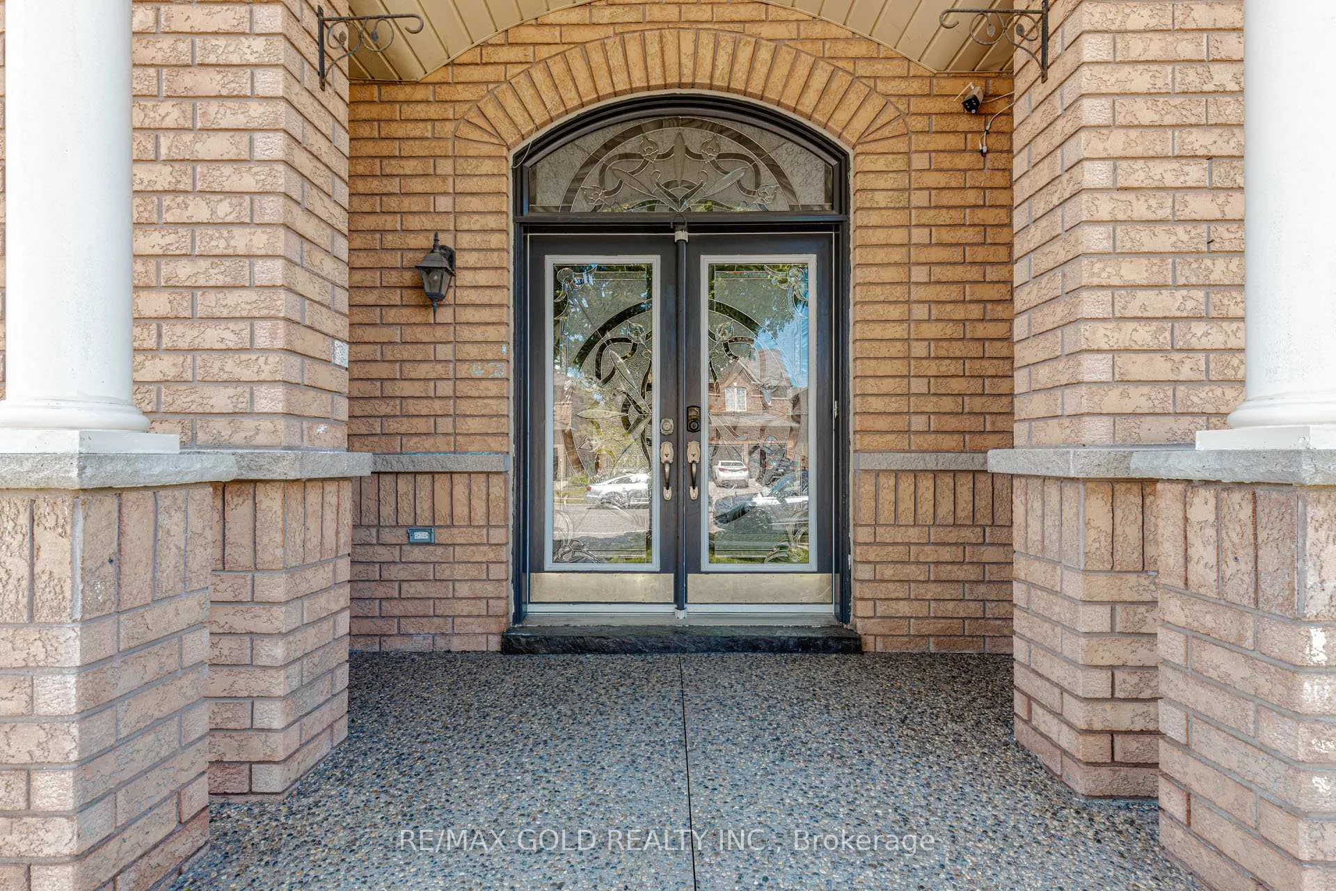 Photo 2 of 548 Fernforest Drive, Brampton, Sandringham-Wellington — HOMEH