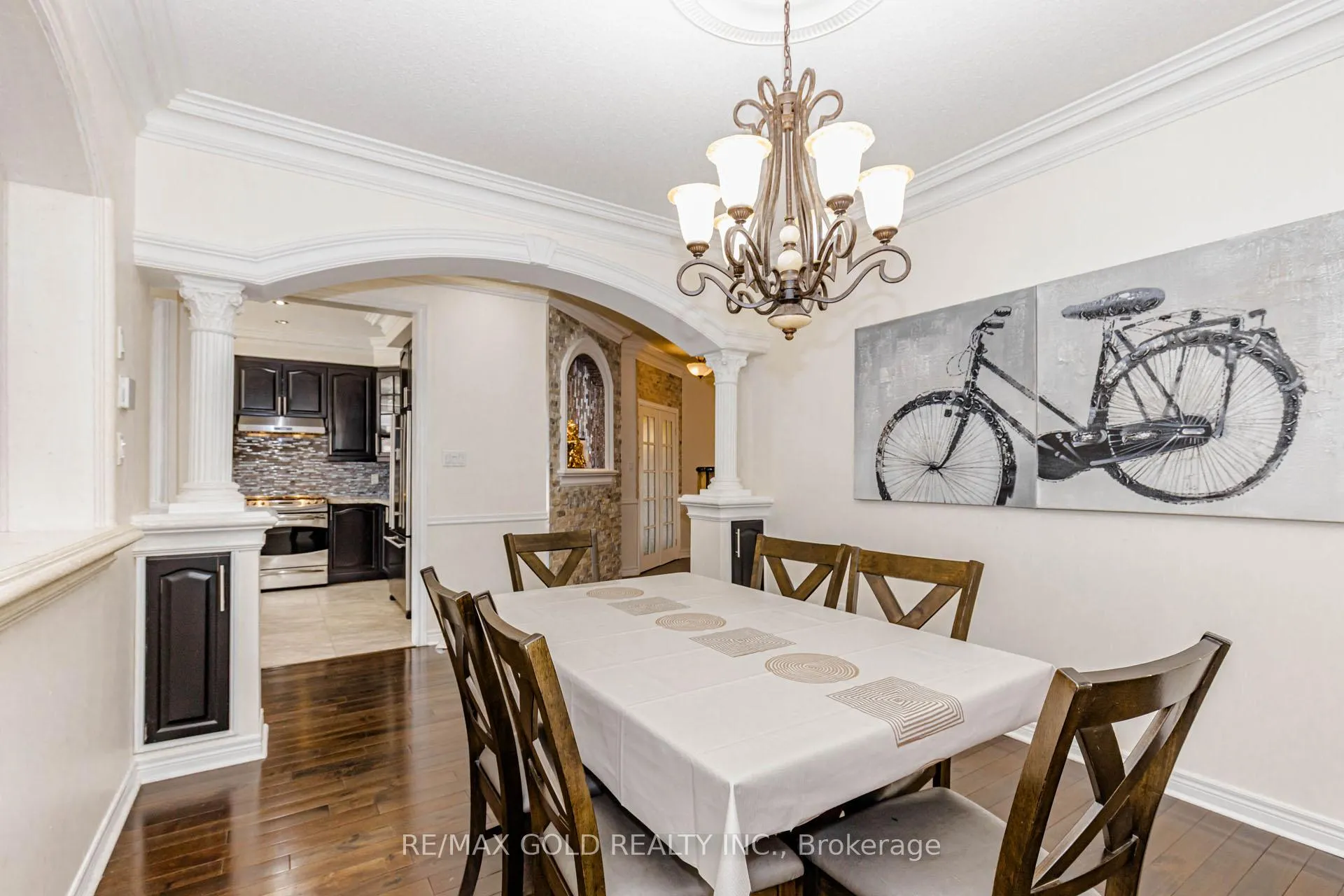Photo 9 of 548 Fernforest Drive, Brampton, Sandringham-Wellington — HOMEH
