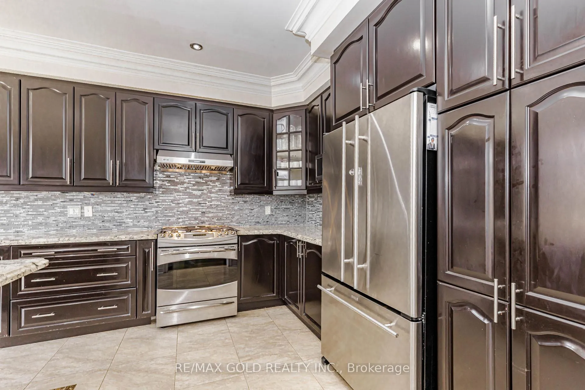 Photo 11 of 548 Fernforest Drive, Brampton, Sandringham-Wellington — HOMEH