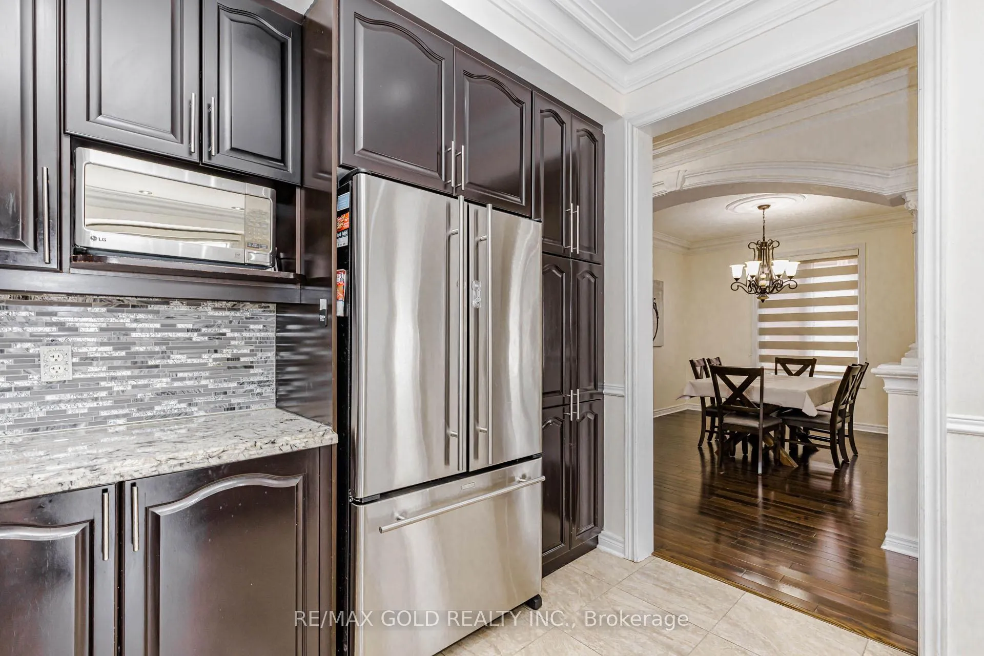 Photo 12 of 548 Fernforest Drive, Brampton, Sandringham-Wellington — HOMEH