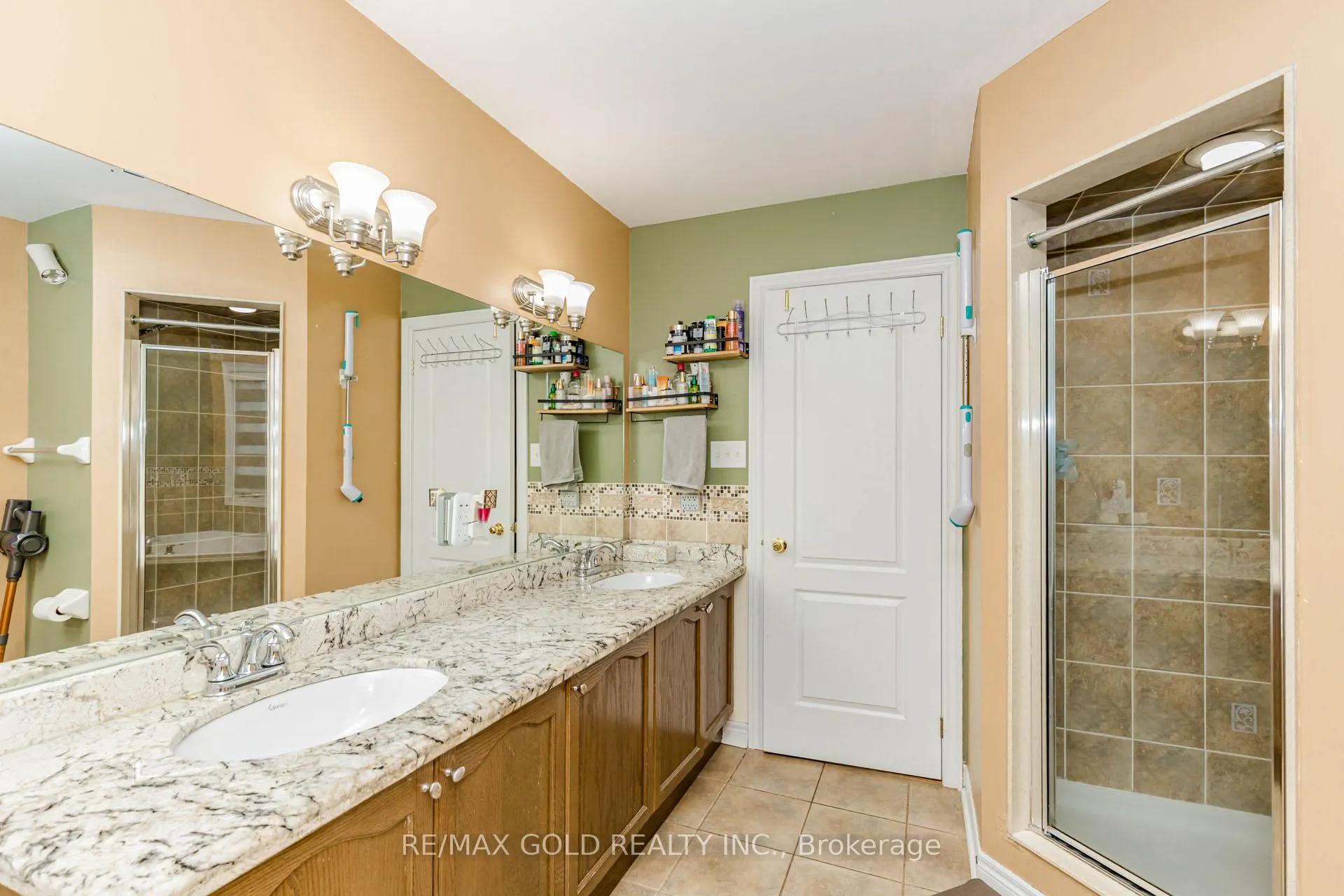 Photo 27 of 548 Fernforest Drive, Brampton, Sandringham-Wellington — HOMEH