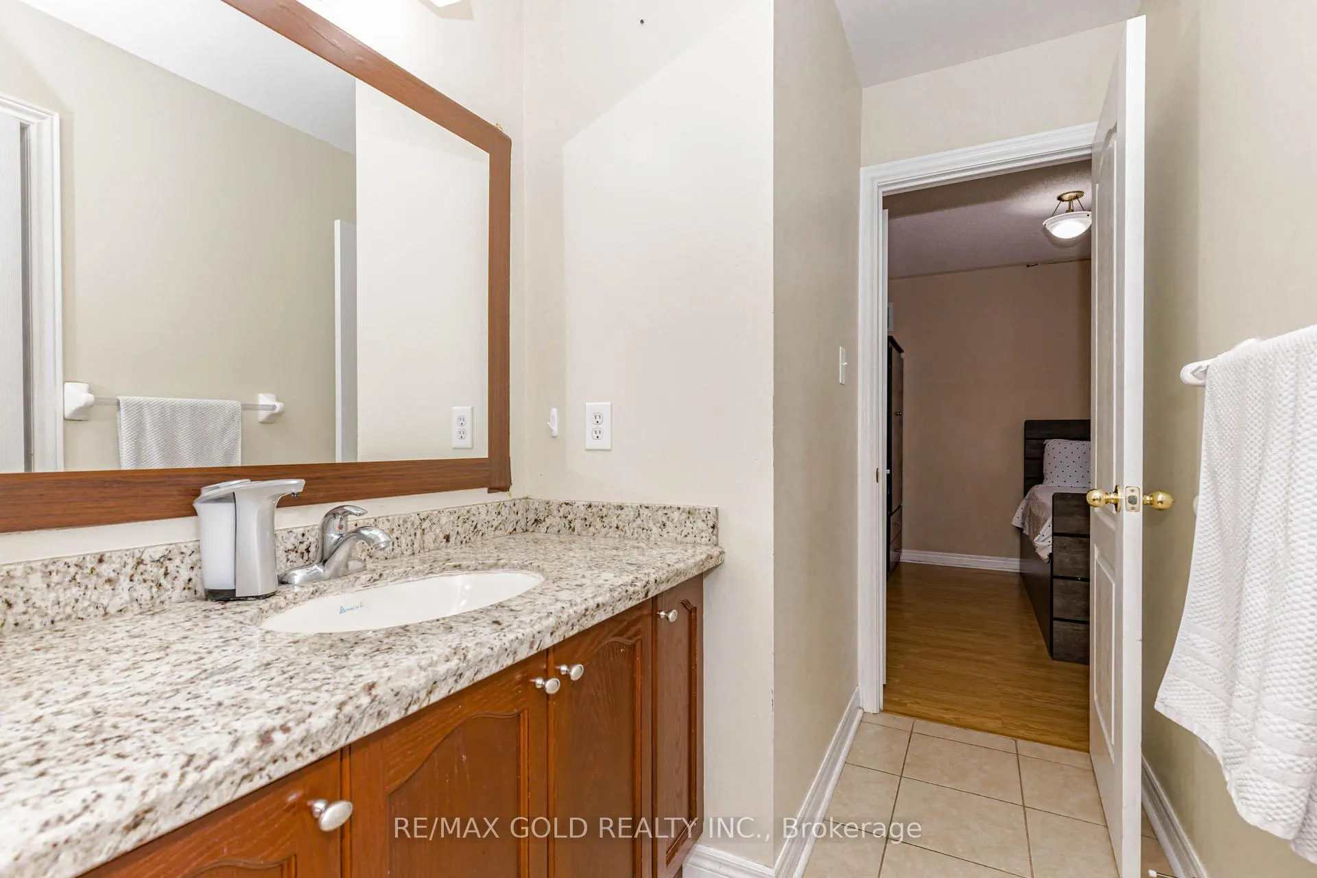 Photo 35 of 548 Fernforest Drive, Brampton, Sandringham-Wellington — HOMEH