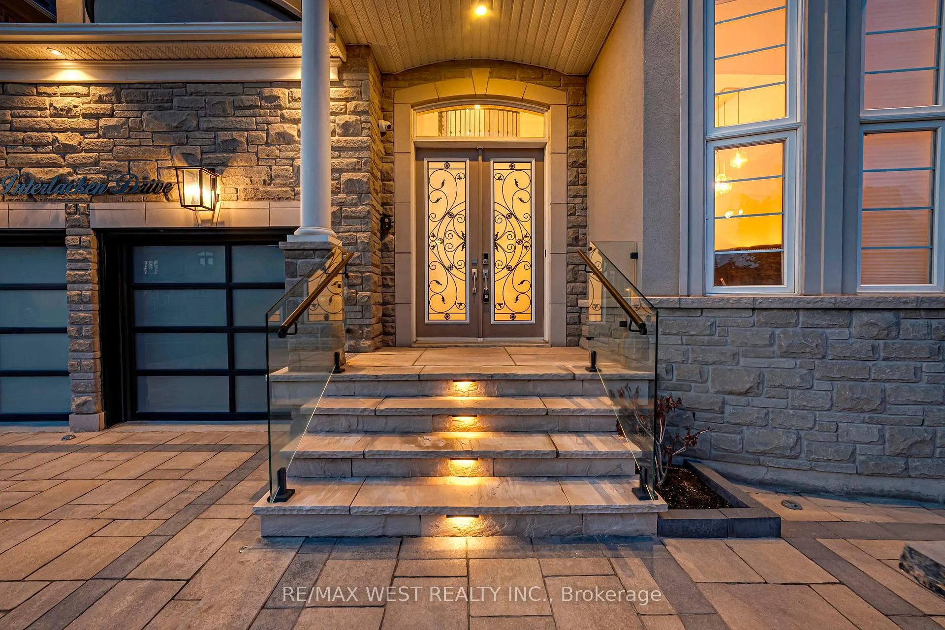Photo 2 of 9 Interlacken Drive, Brampton, Credit Valley — HOMEH