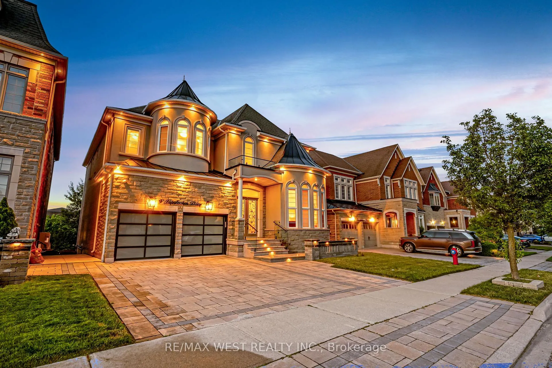 Photo 3 of 9 Interlacken Drive, Brampton, Credit Valley — HOMEH