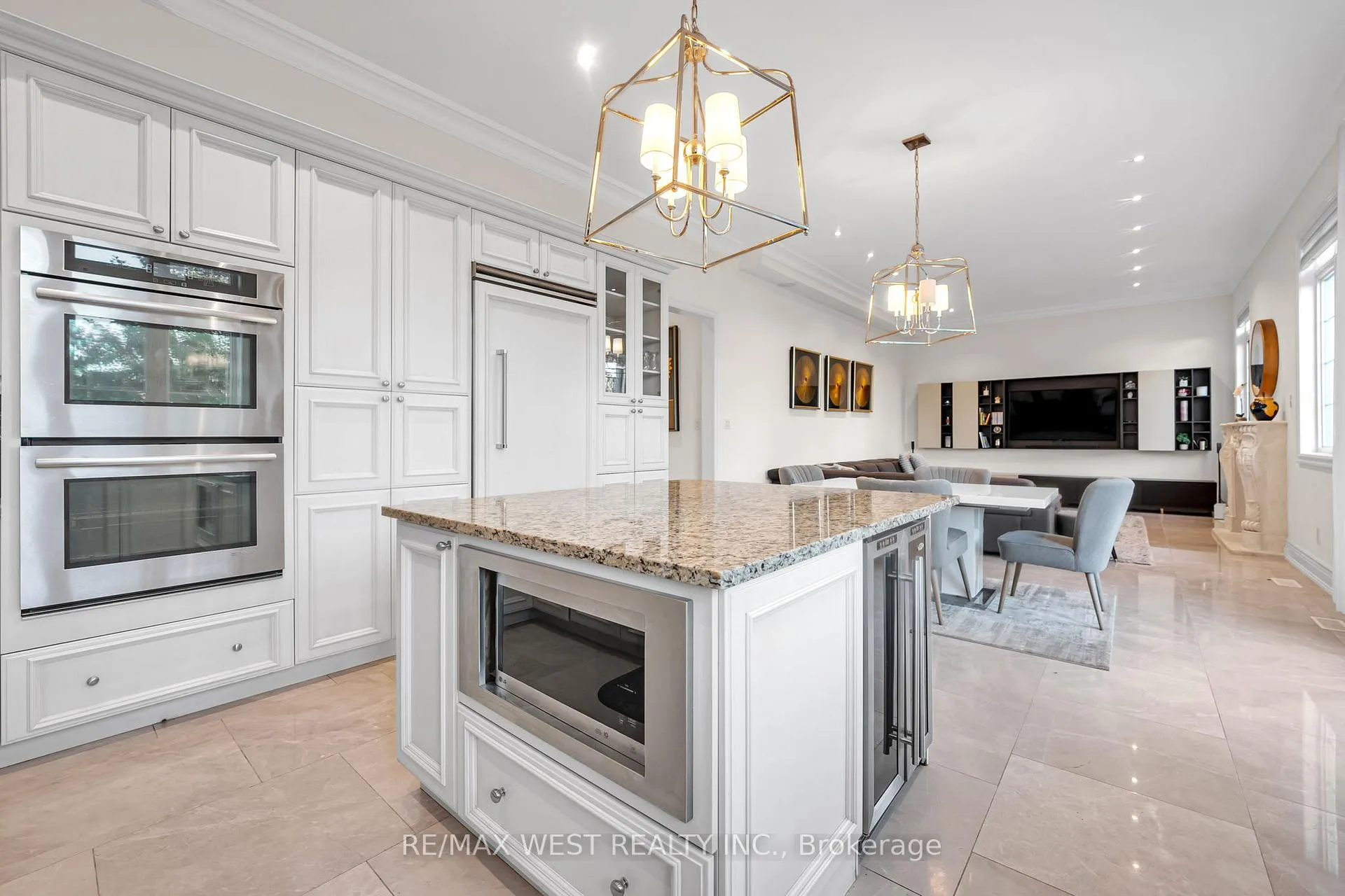 Photo 11 of 9 Interlacken Drive, Brampton, Credit Valley — HOMEH