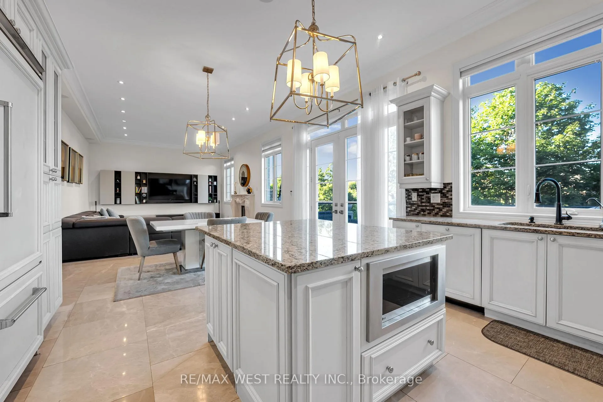 Photo 12 of 9 Interlacken Drive, Brampton, Credit Valley — HOMEH