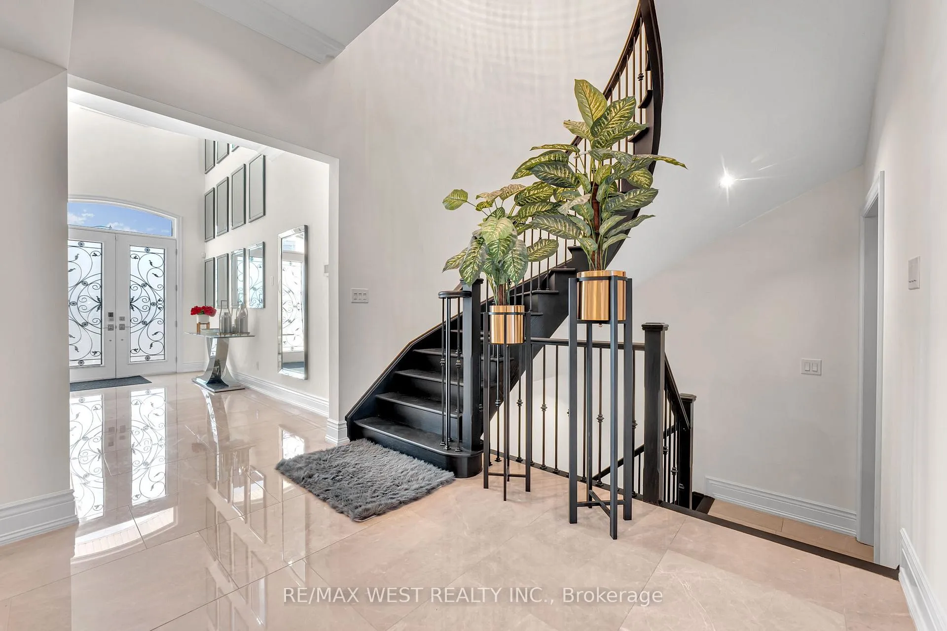 Photo 17 of 9 Interlacken Drive, Brampton, Credit Valley — HOMEH