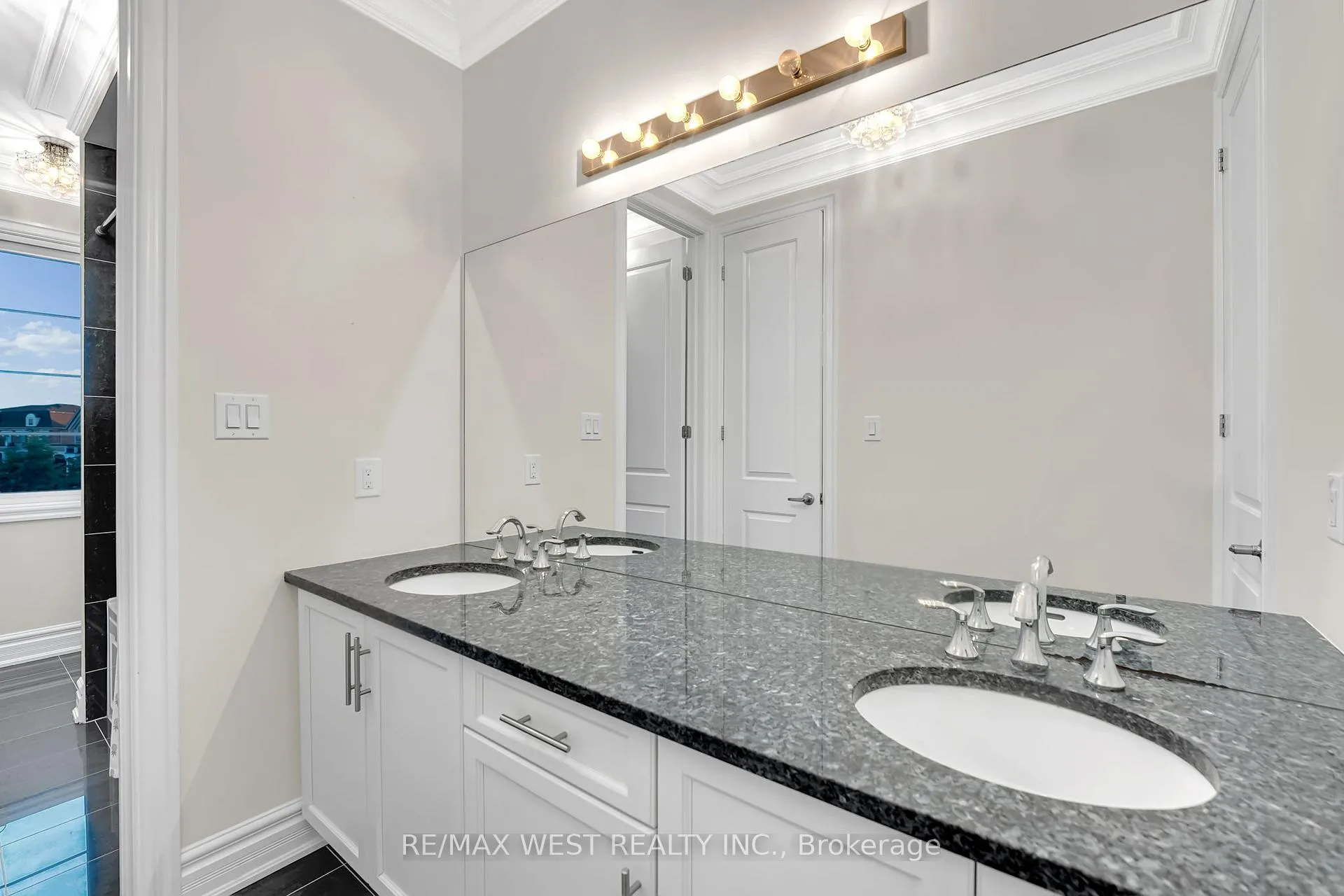 Photo 28 of 9 Interlacken Drive, Brampton, Credit Valley — HOMEH