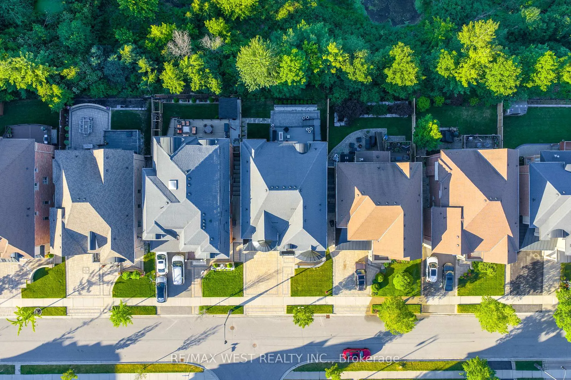 Photo 43 of 9 Interlacken Drive, Brampton, Credit Valley — HOMEH