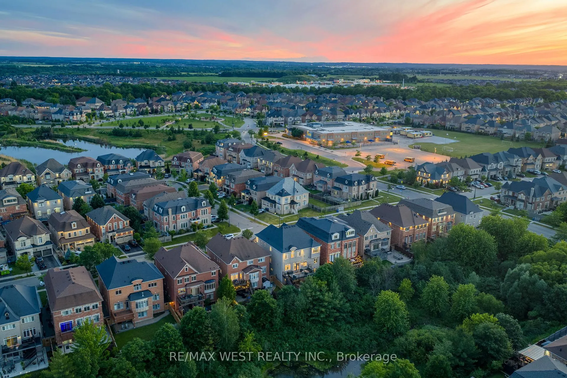 Photo 48 of 9 Interlacken Drive, Brampton, Credit Valley — HOMEH