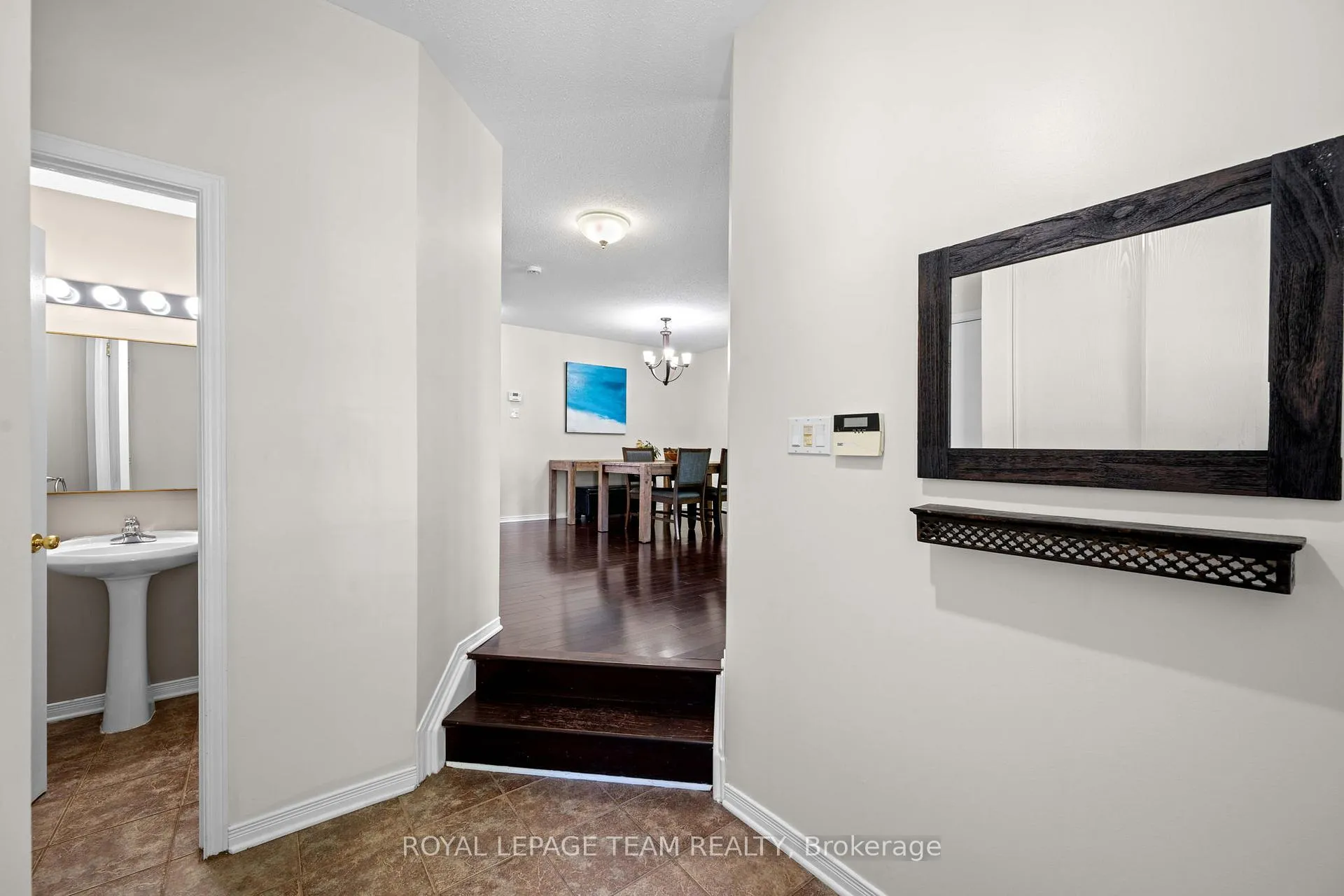 Photo 4 of 73 Deerfox Drive, Ottawa, Barrhaven - Longfields — HOMEH