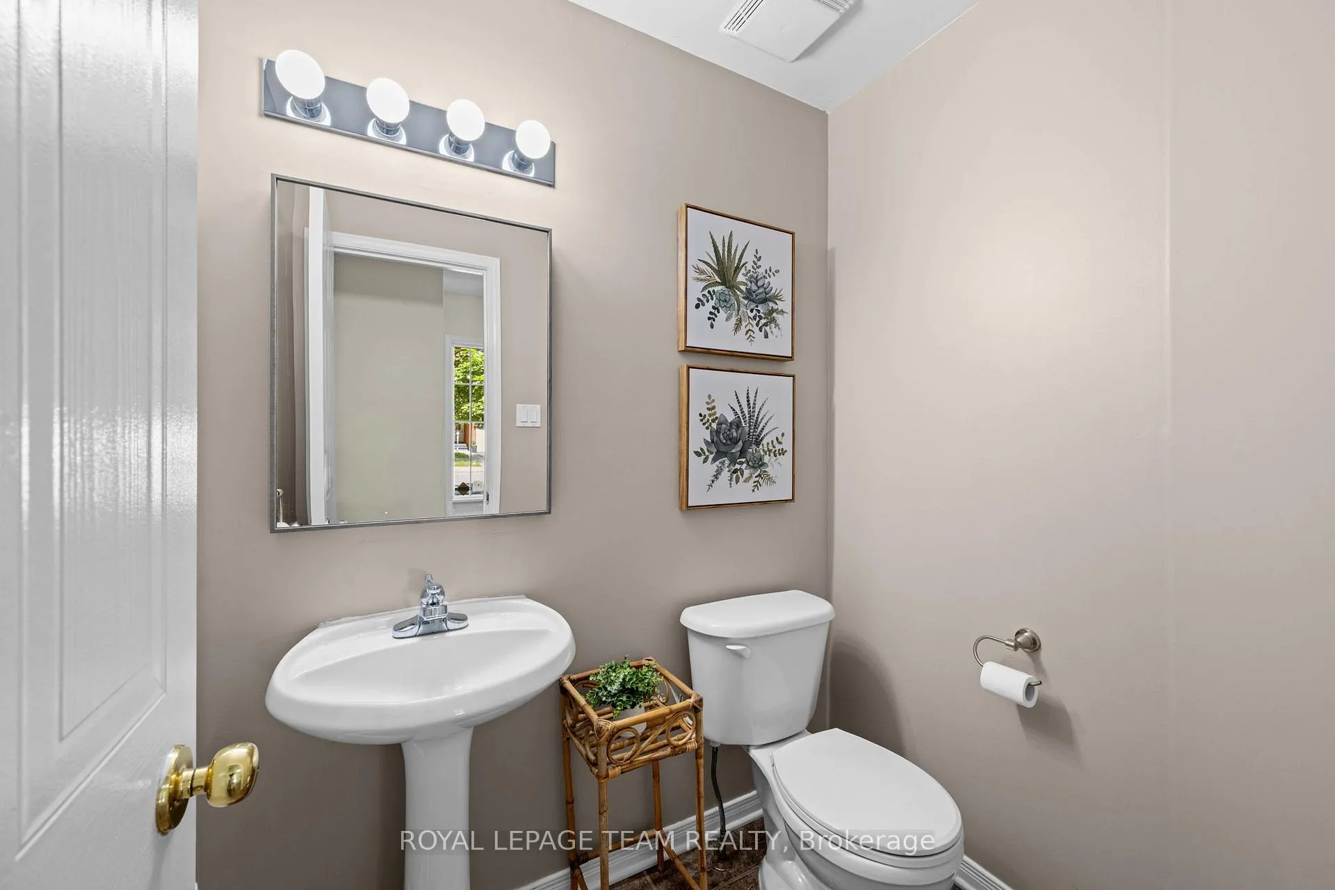 Photo 5 of 73 Deerfox Drive, Ottawa, Barrhaven - Longfields — HOMEH
