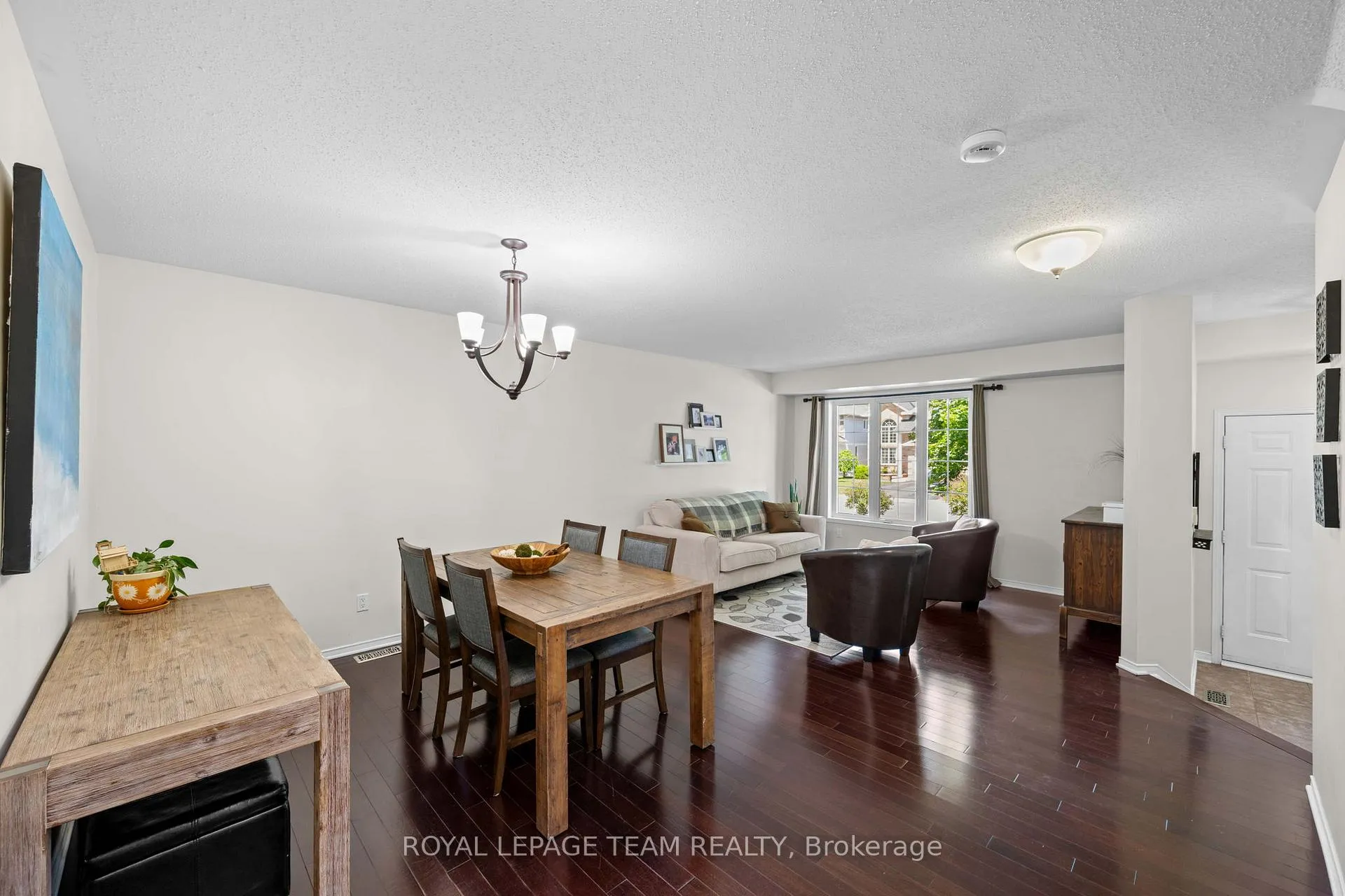 Photo 6 of 73 Deerfox Drive, Ottawa, Barrhaven - Longfields — HOMEH